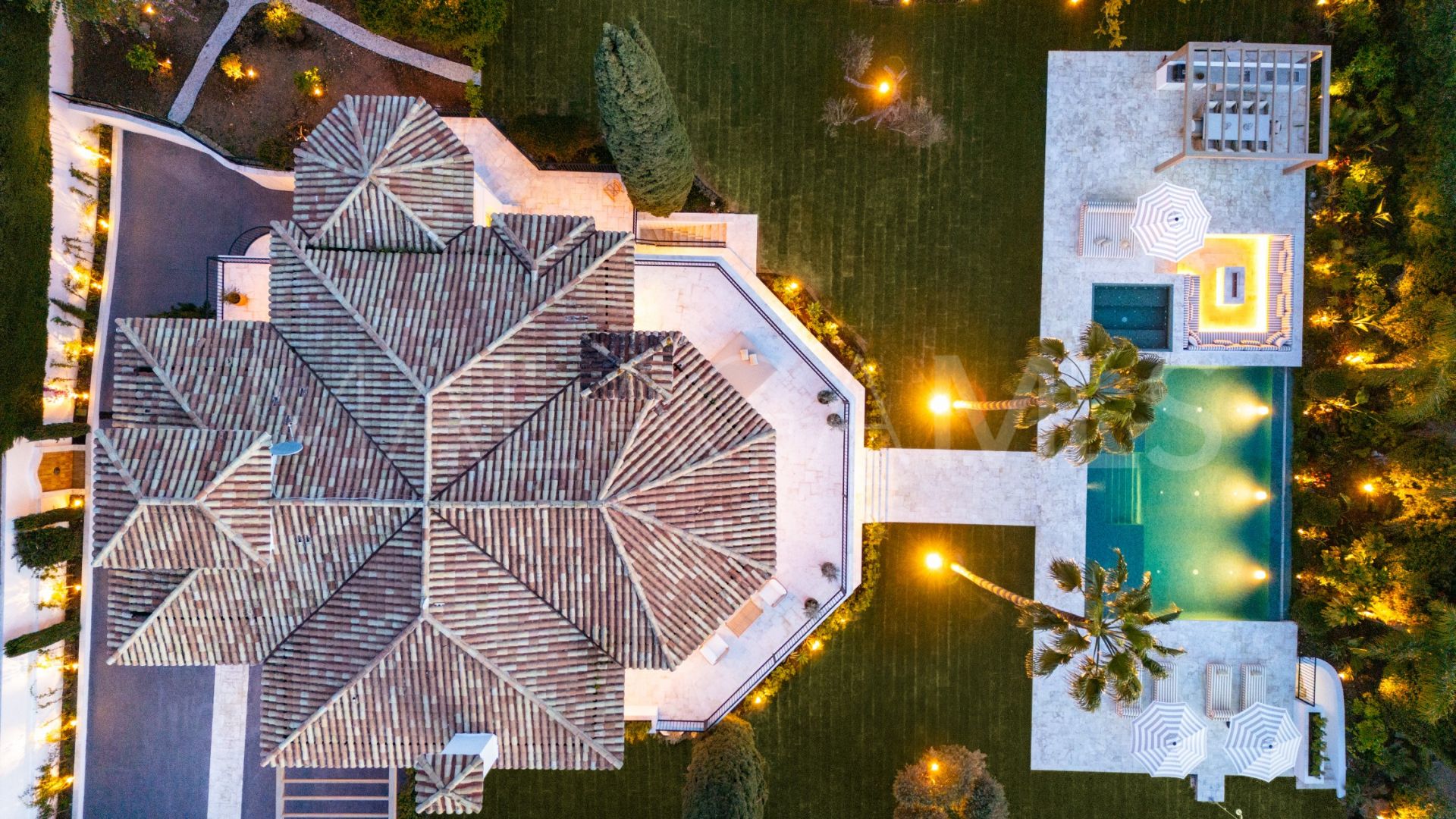Villa for sale in Las Brisas