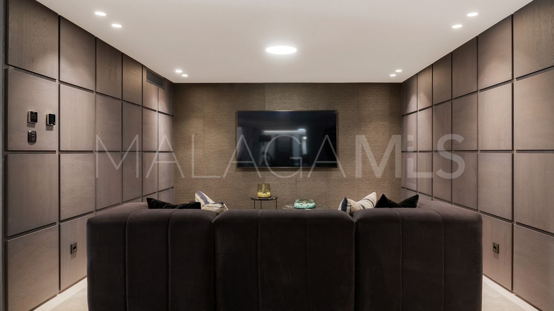 Villa for sale in Los Naranjos Golf