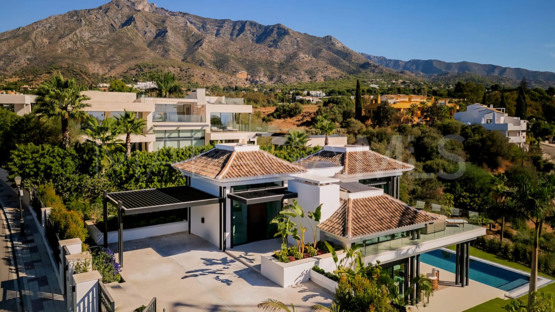Villa for sale in Lomas del Rey