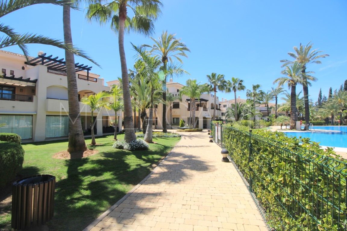 For sale 2 bedrooms apartment in Medina de Banús