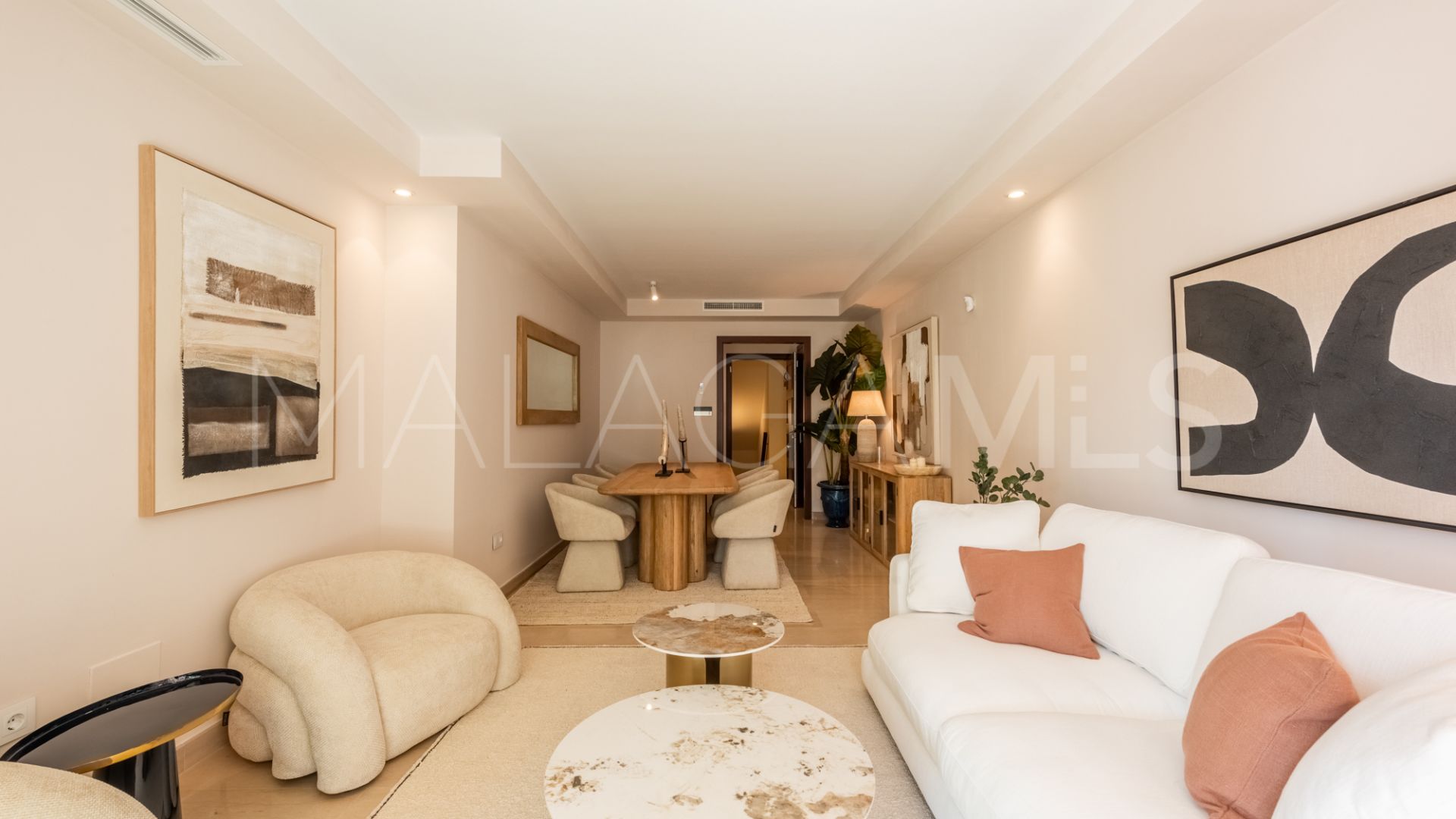 For sale 2 bedrooms apartment in Medina de Banús