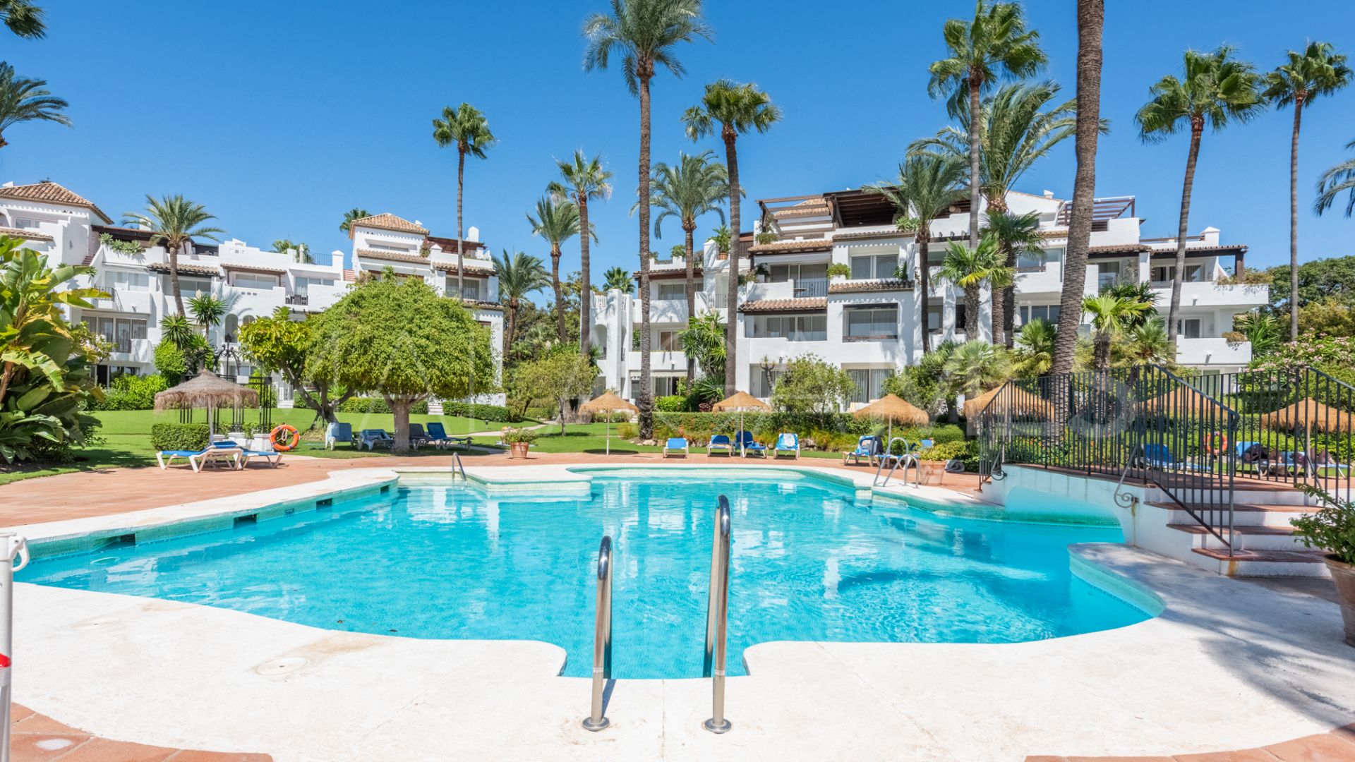 For sale Alcazaba Beach penthouse with 2 bedrooms