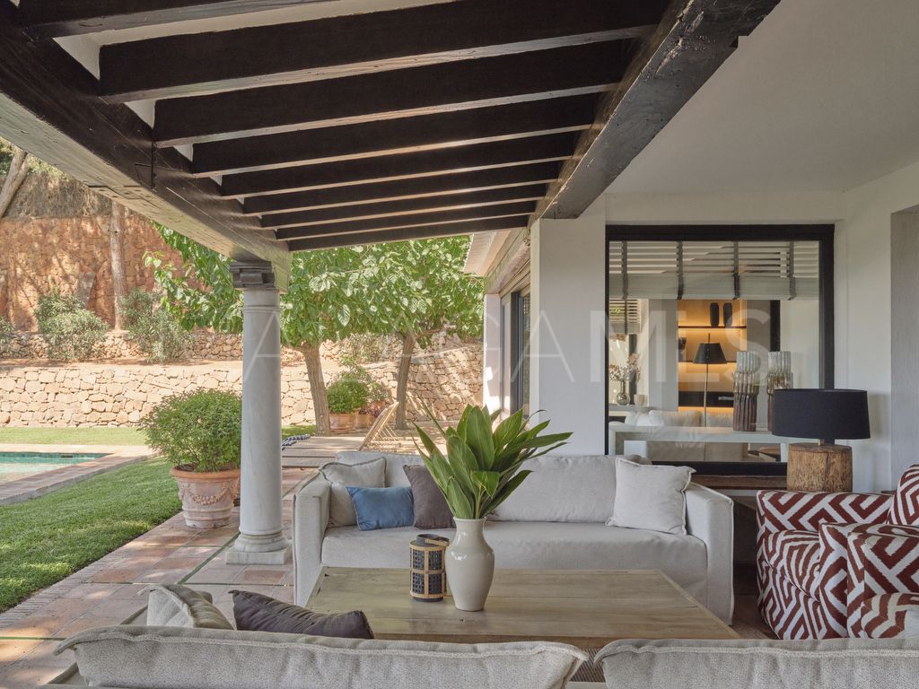 For sale El Candado villa with 6 bedrooms