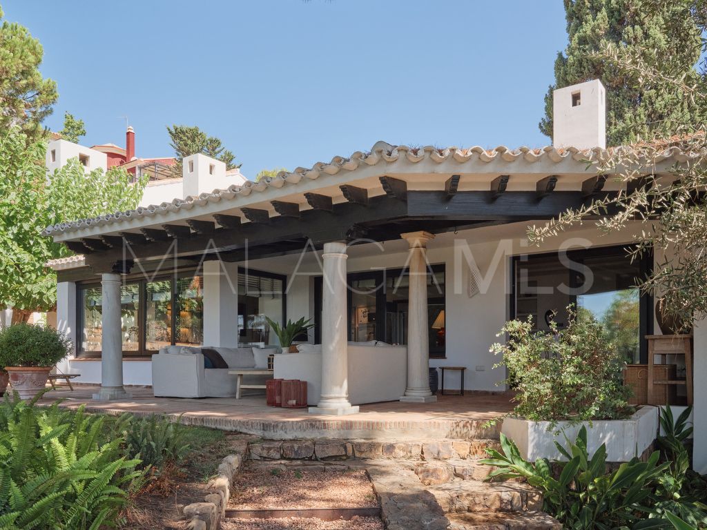 For sale El Candado villa with 6 bedrooms