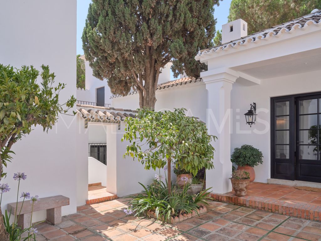 For sale El Candado villa with 6 bedrooms