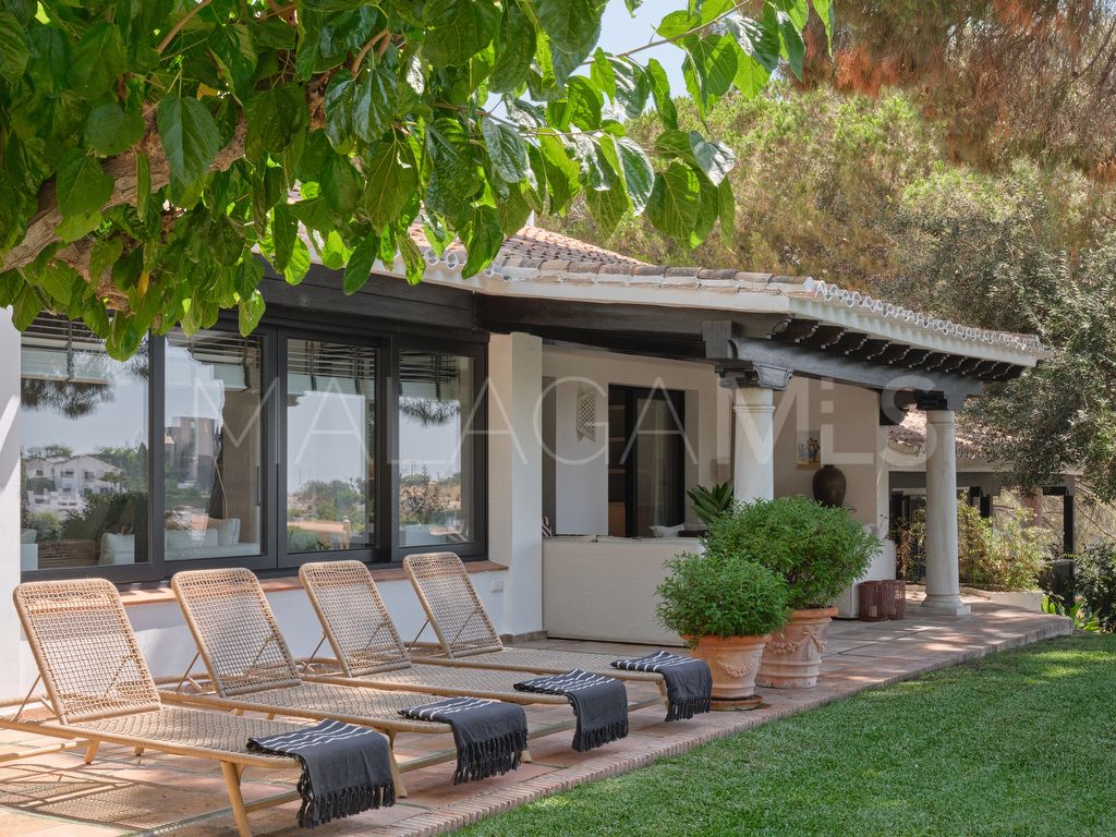 For sale El Candado villa with 6 bedrooms