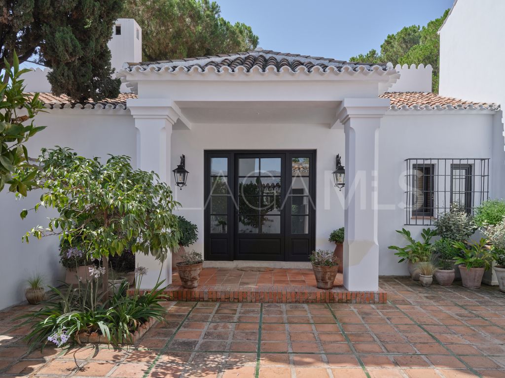 For sale El Candado villa with 6 bedrooms