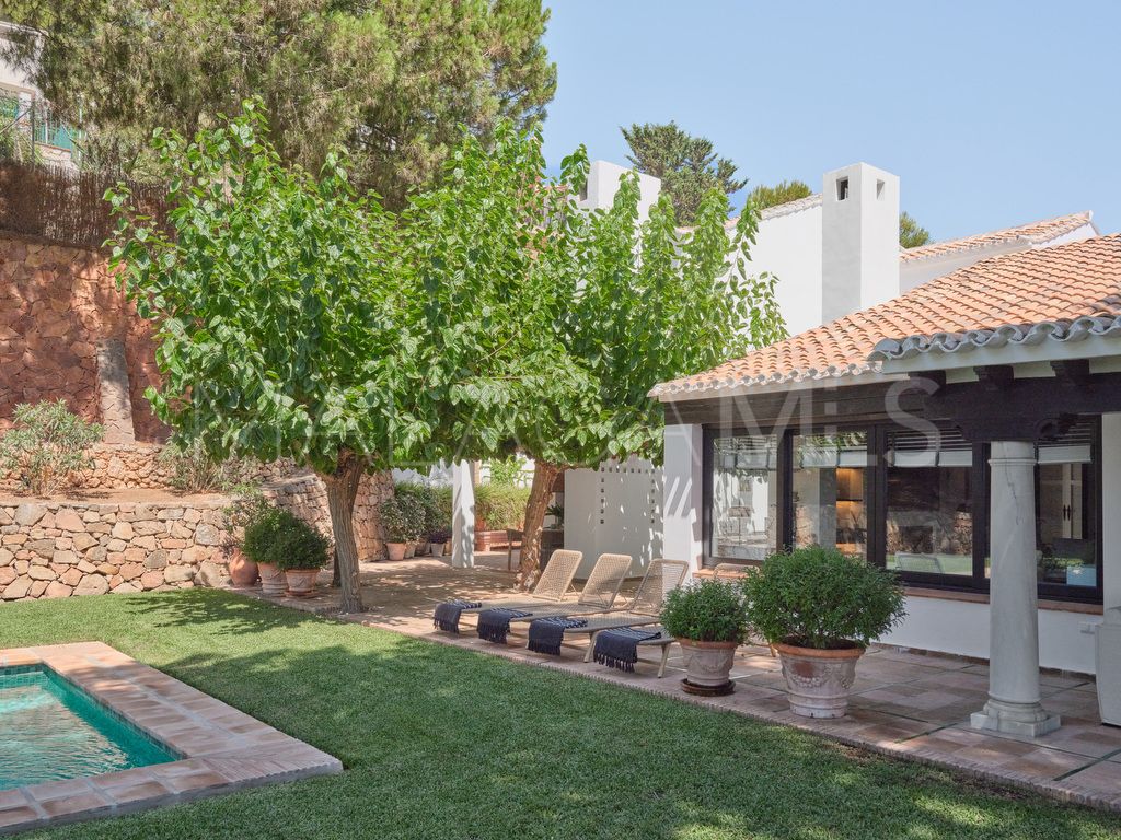 For sale El Candado villa with 6 bedrooms
