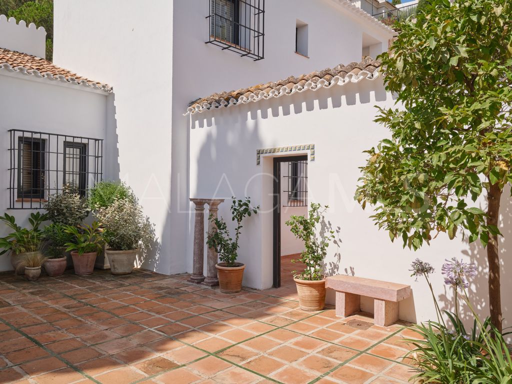 For sale El Candado villa with 6 bedrooms