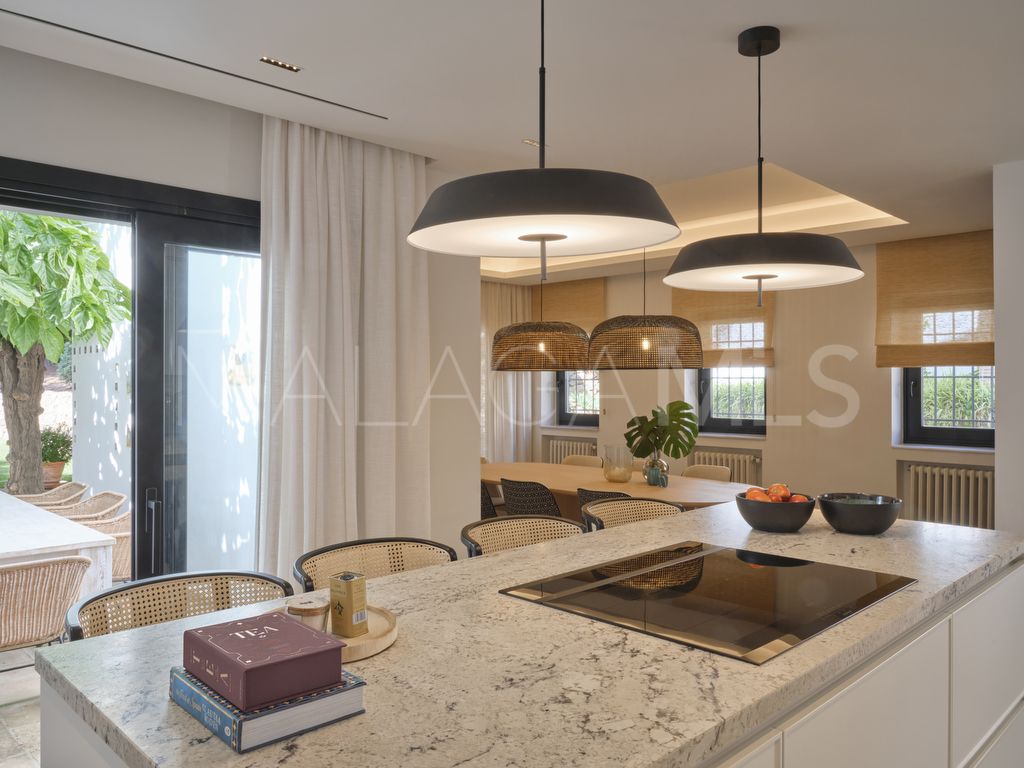For sale El Candado villa with 6 bedrooms