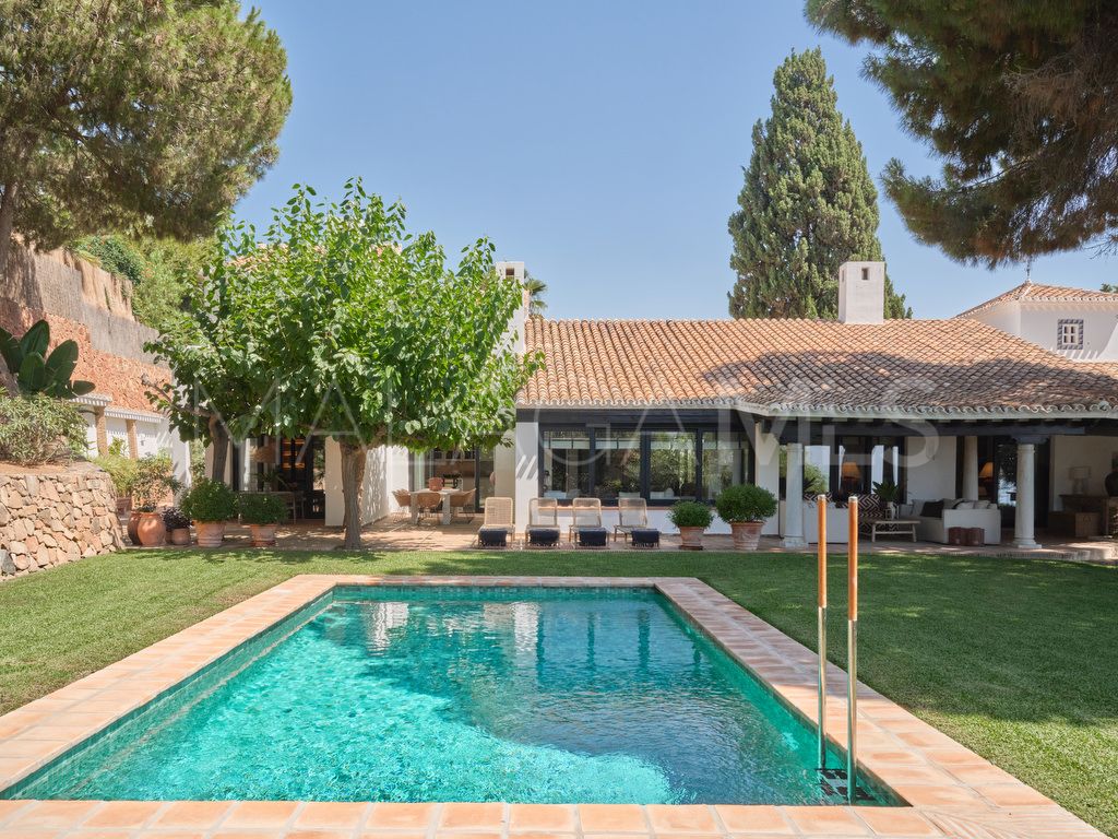 For sale El Candado villa with 6 bedrooms