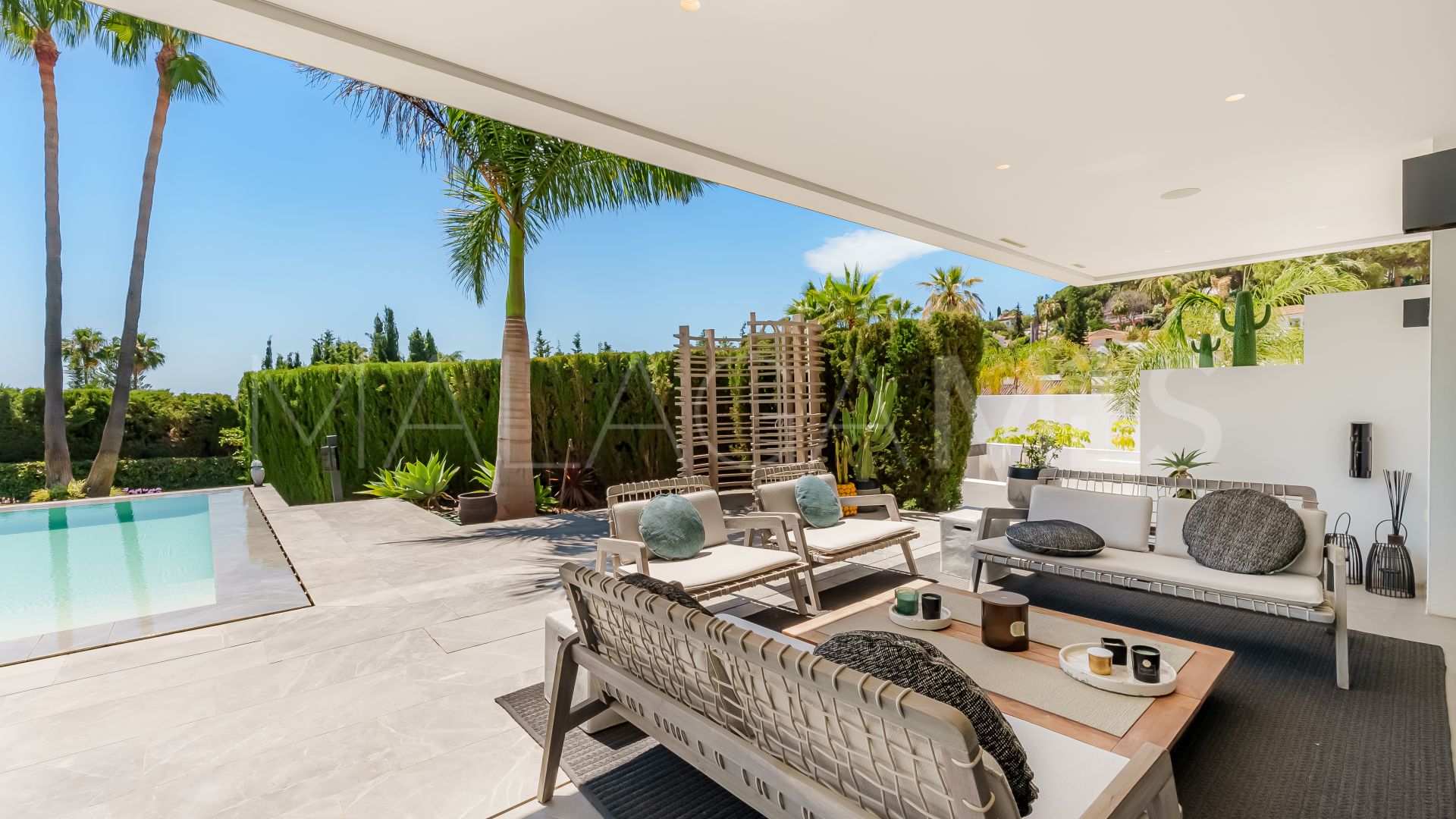 Villa for sale in Las Brisas