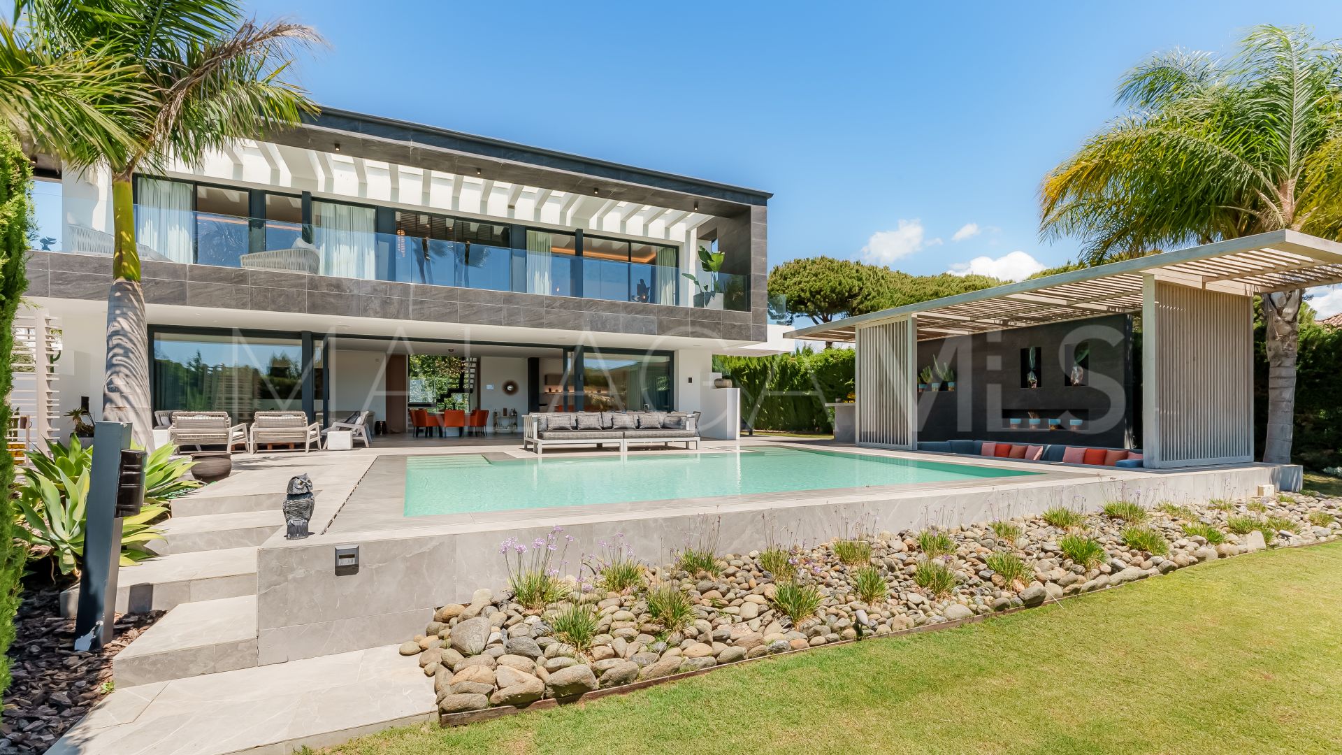 Villa for sale in Las Brisas
