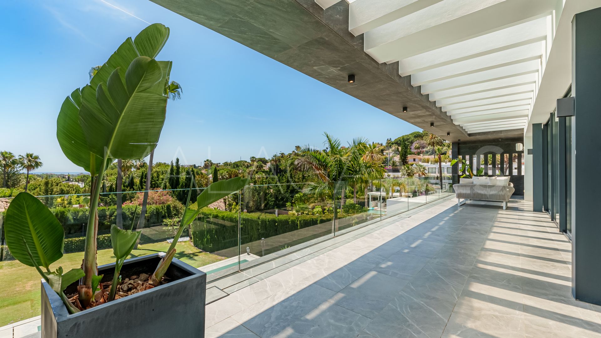 Villa for sale in Las Brisas