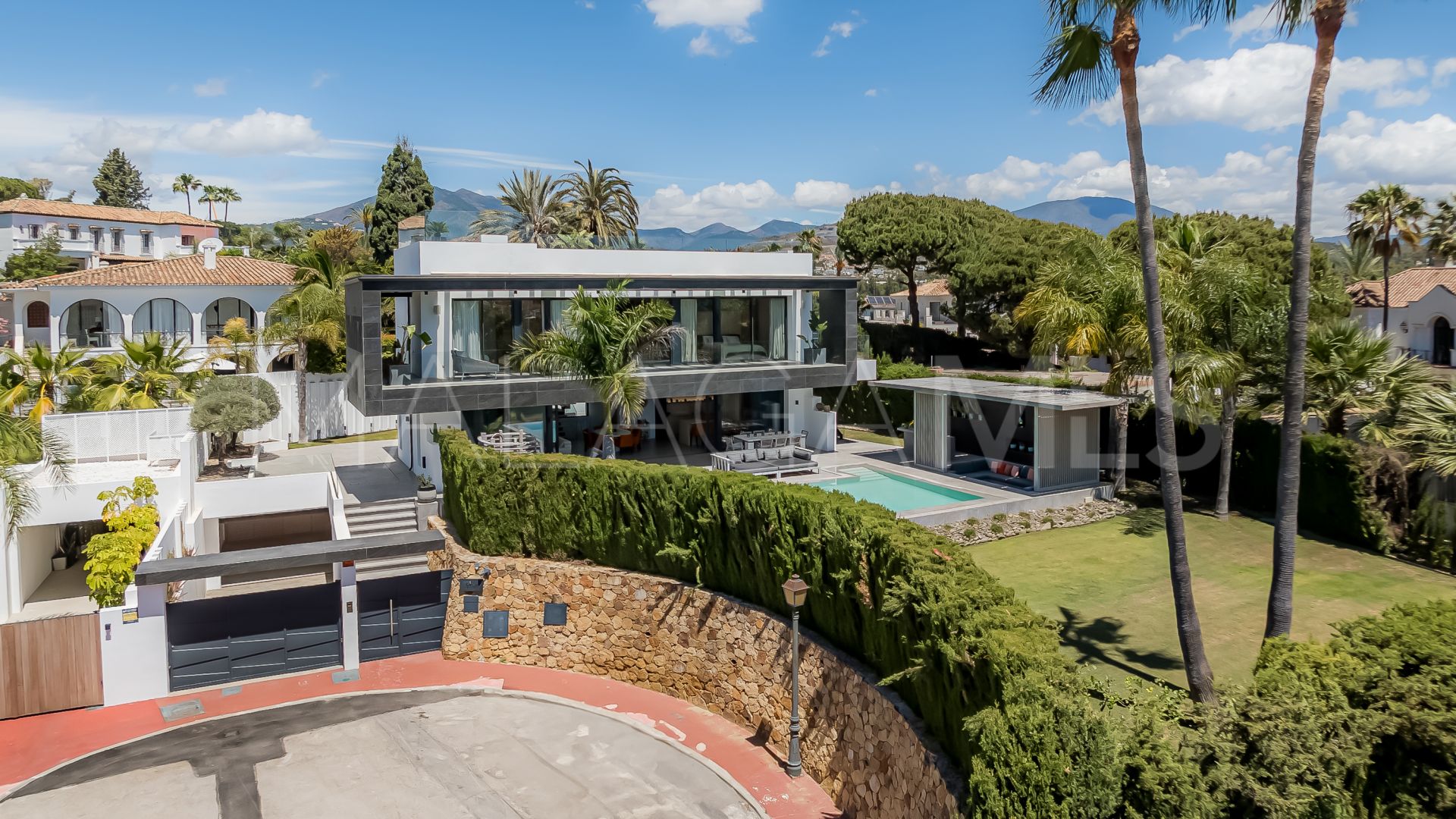Villa for sale in Las Brisas