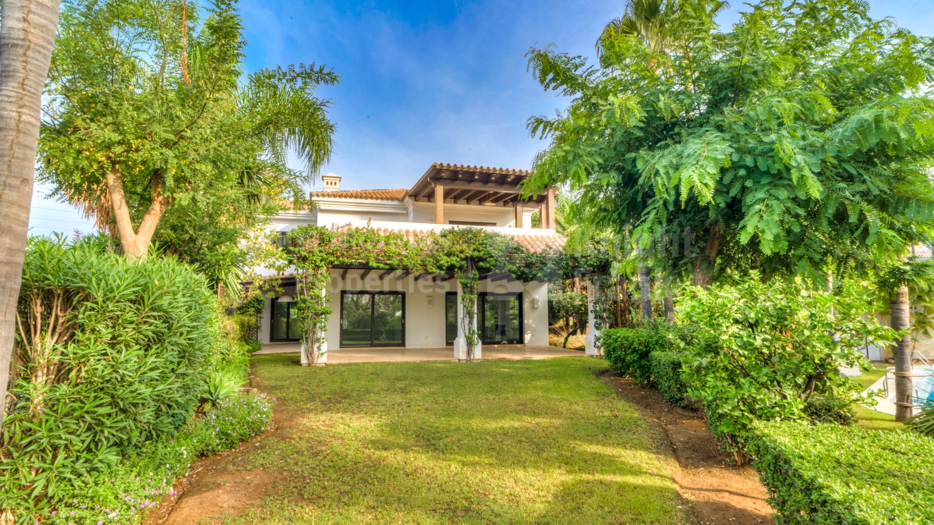 Prächtige Villa in Las Lomas de Magna Marbella