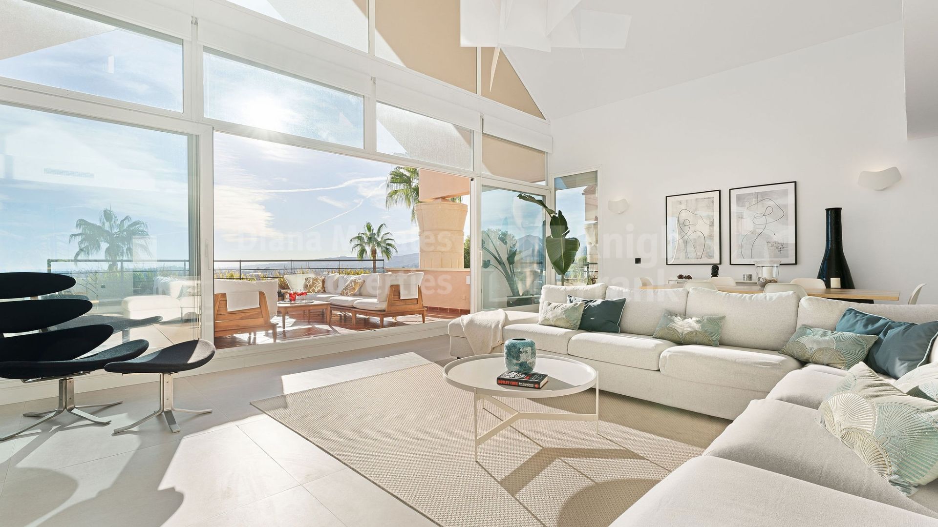 Magna Marbella, Vues spectaculaires sur la mer et le golf