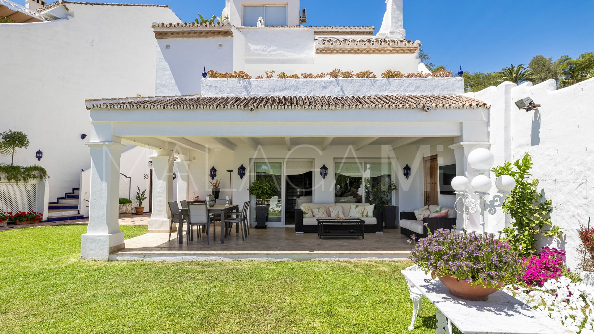 Adosado with 4 bedrooms for sale in Marbella - Puerto Banus