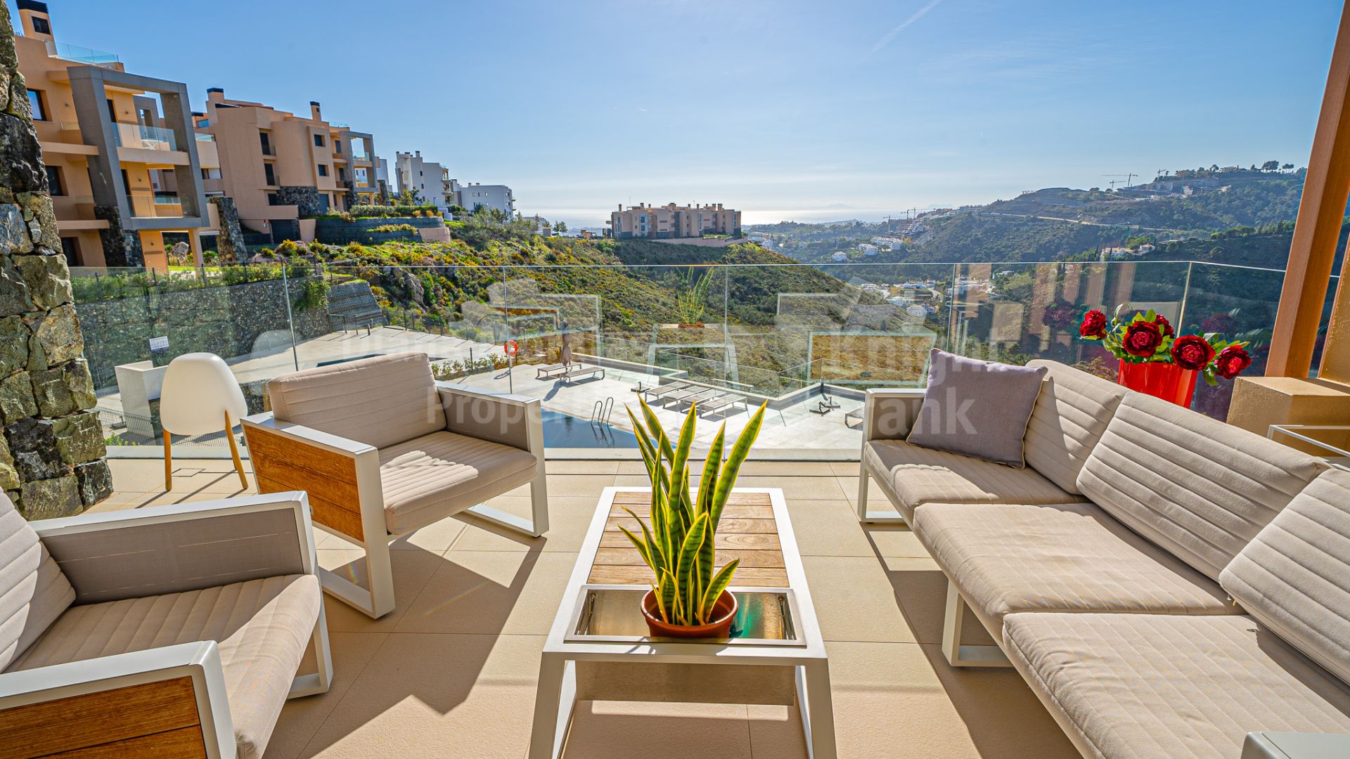 Spacious, sunny and modern 4-bedroom apartment in Olivos, La Quinta