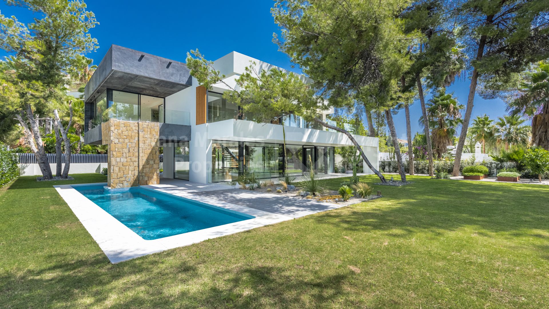 Cortijo Nagüeles, Villa de estilo contemporáneo en La Milla de Oro