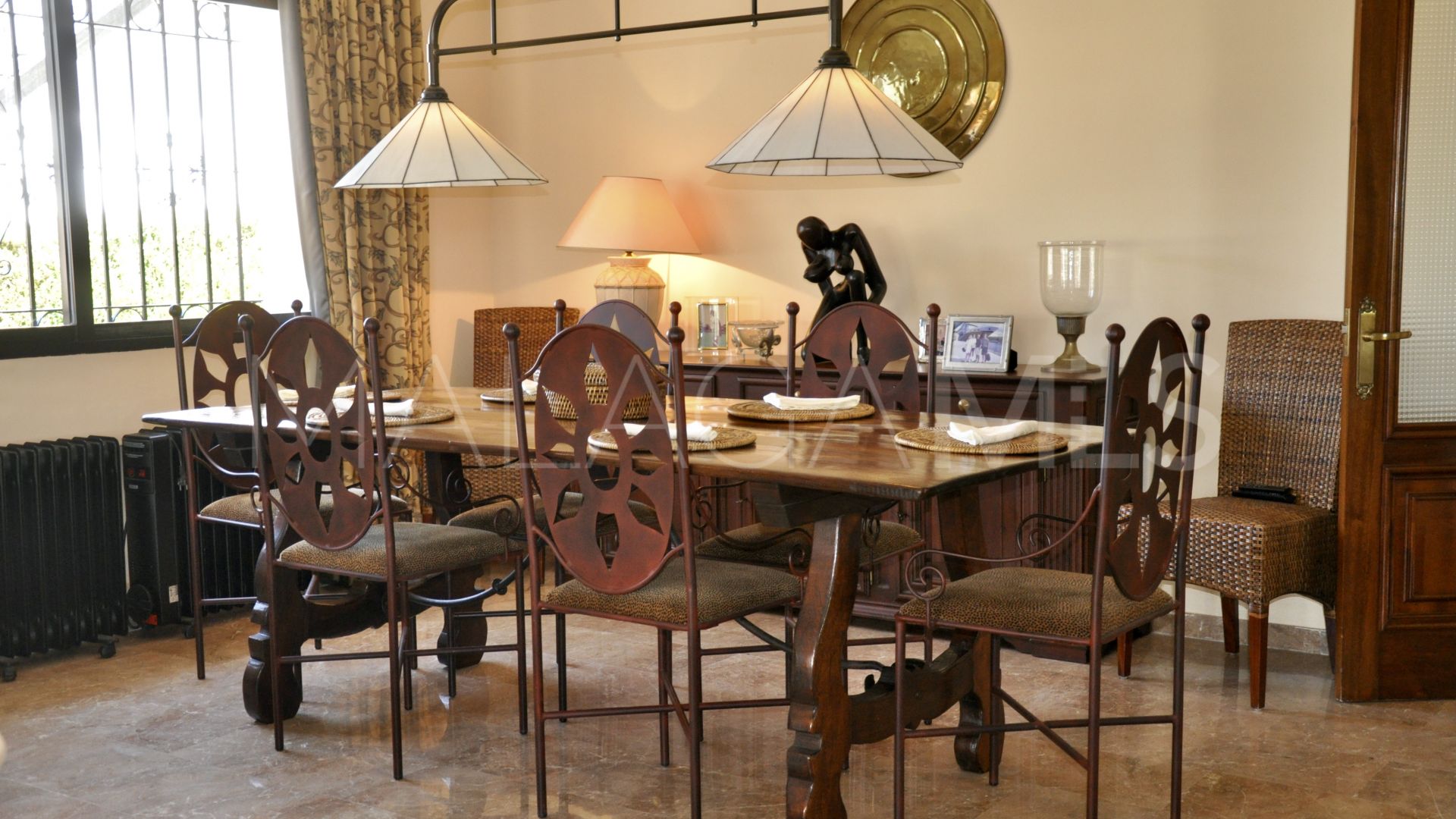 Villa for sale in La Campana