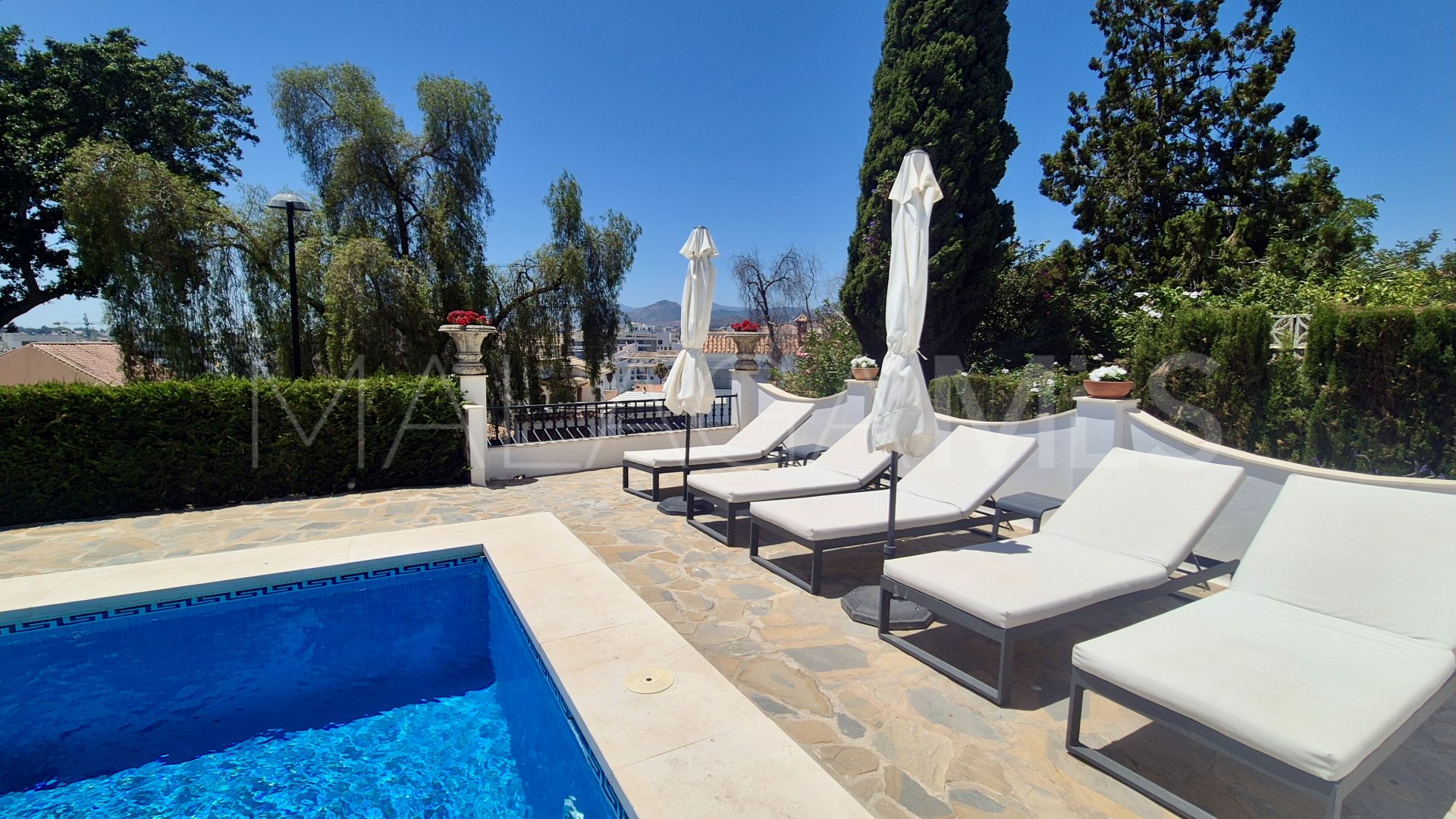 Villa for sale in La Campana