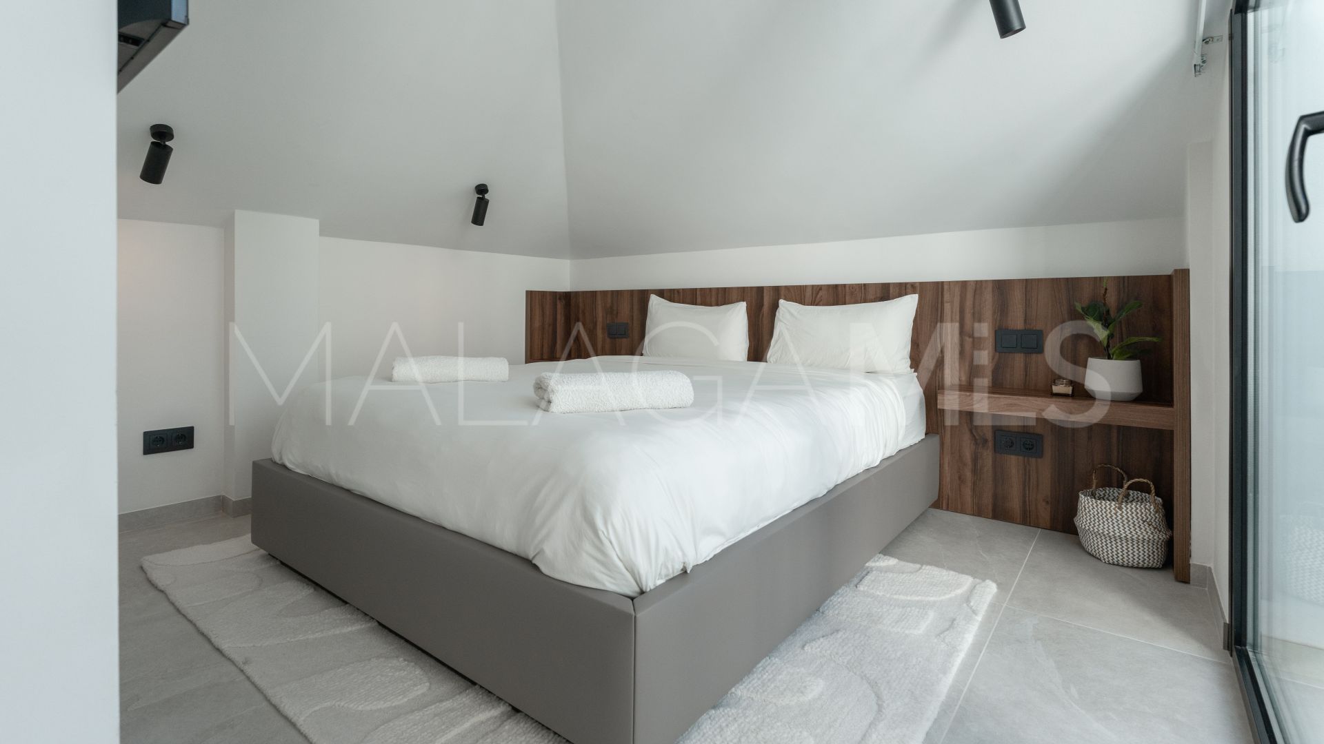 Duplex penthouse for sale in Las Lolas