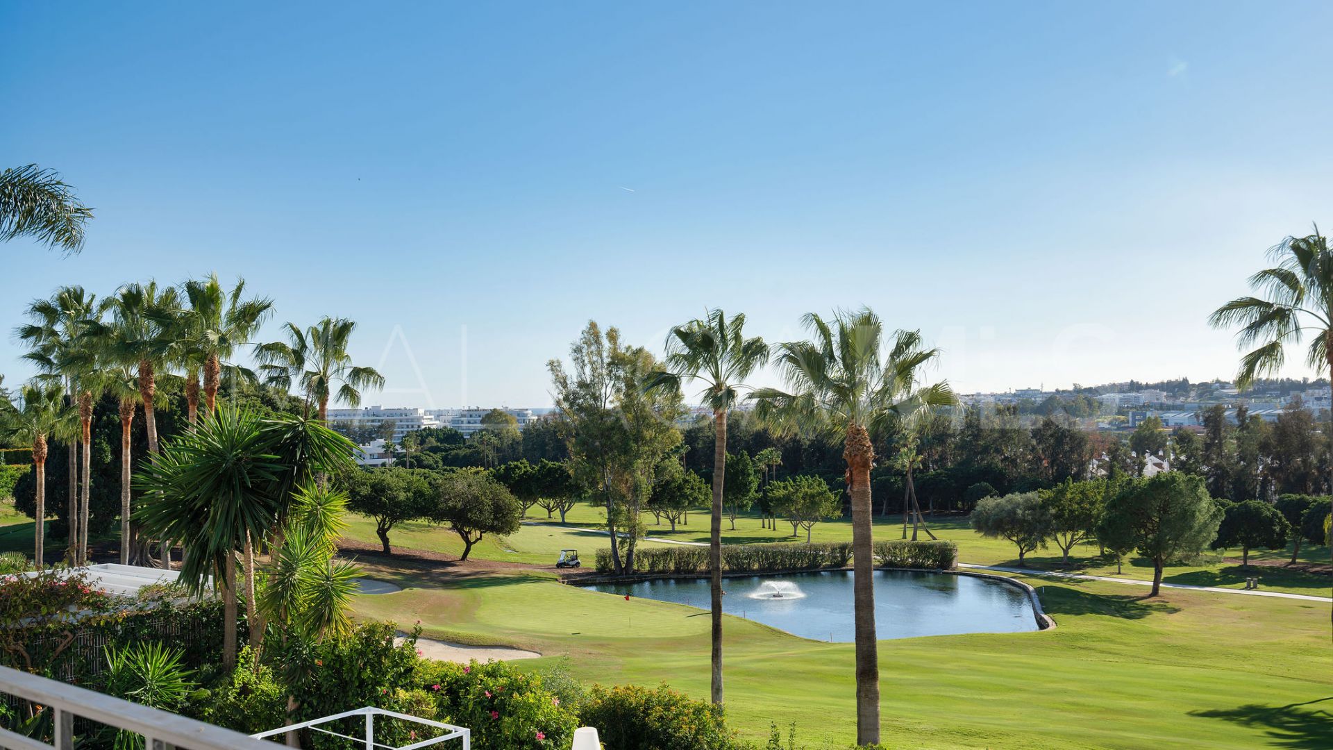Villa for sale in Los Naranjos Golf