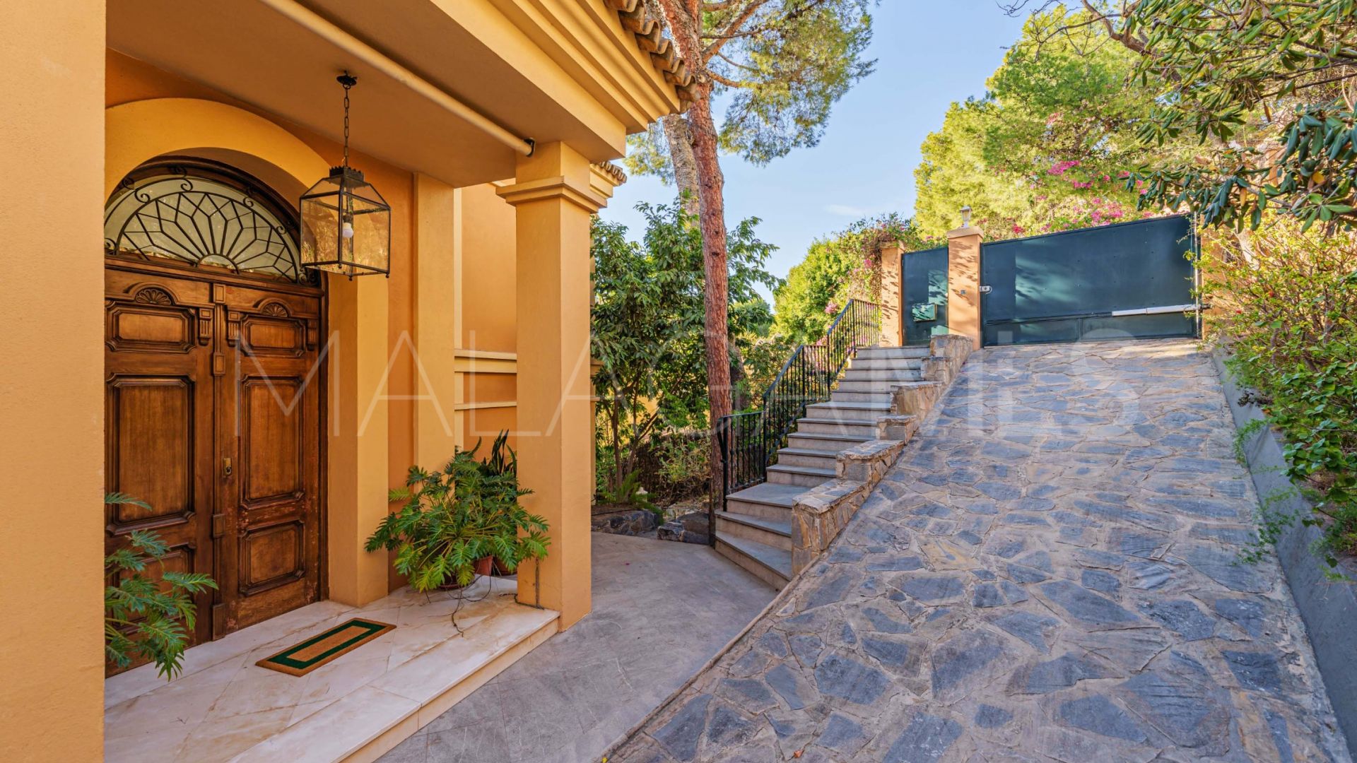 Villa for sale in El Limonar