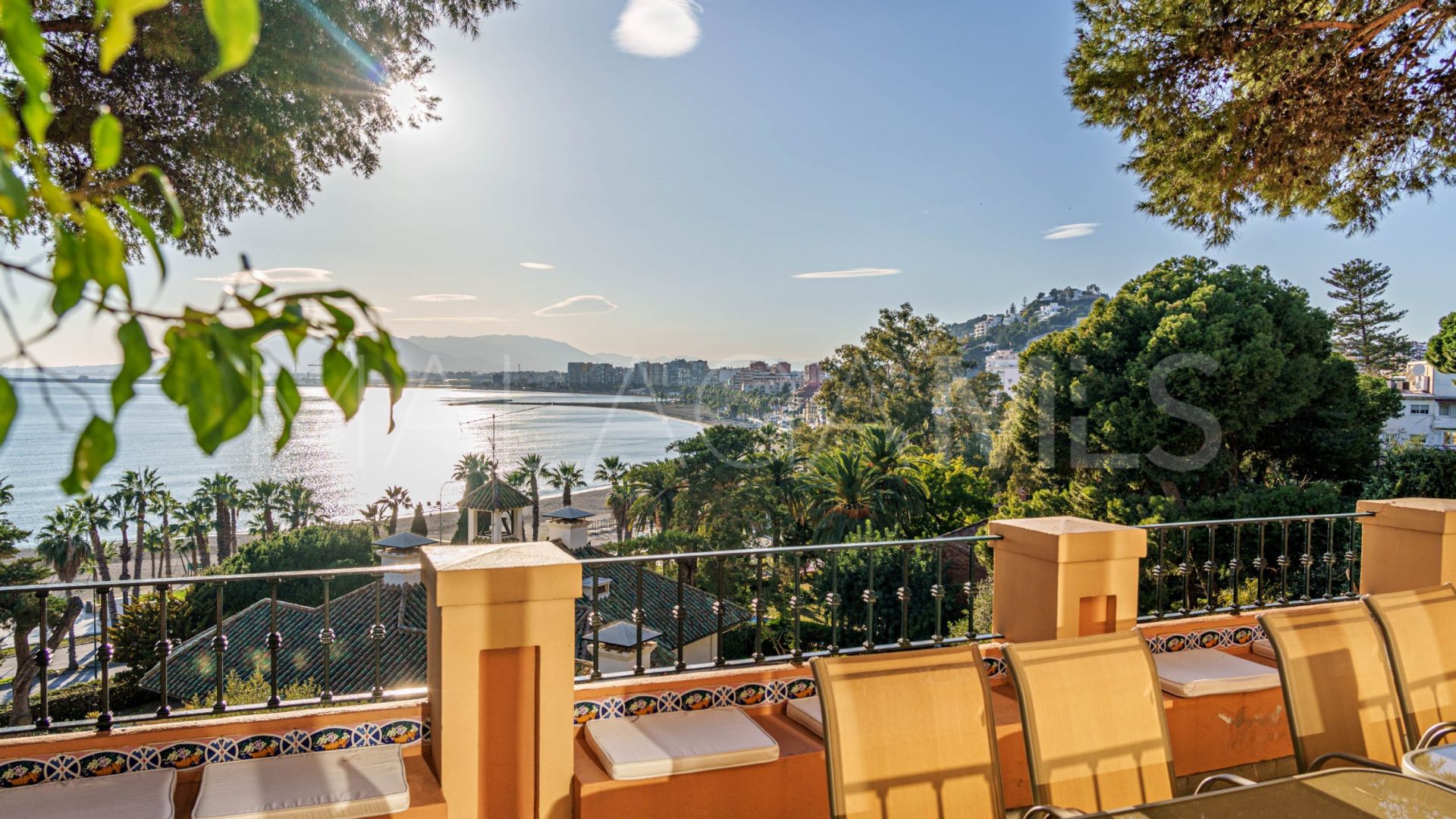 Villa for sale in El Limonar