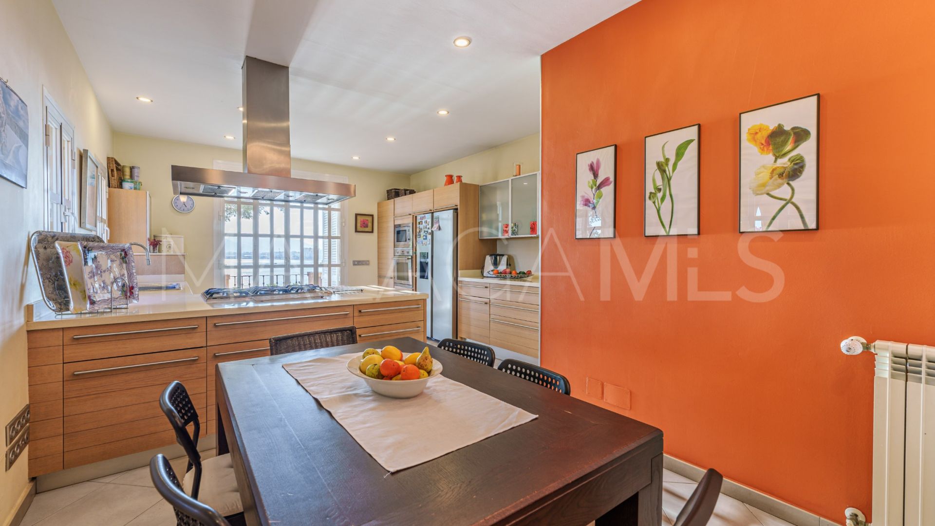 Villa for sale in El Limonar