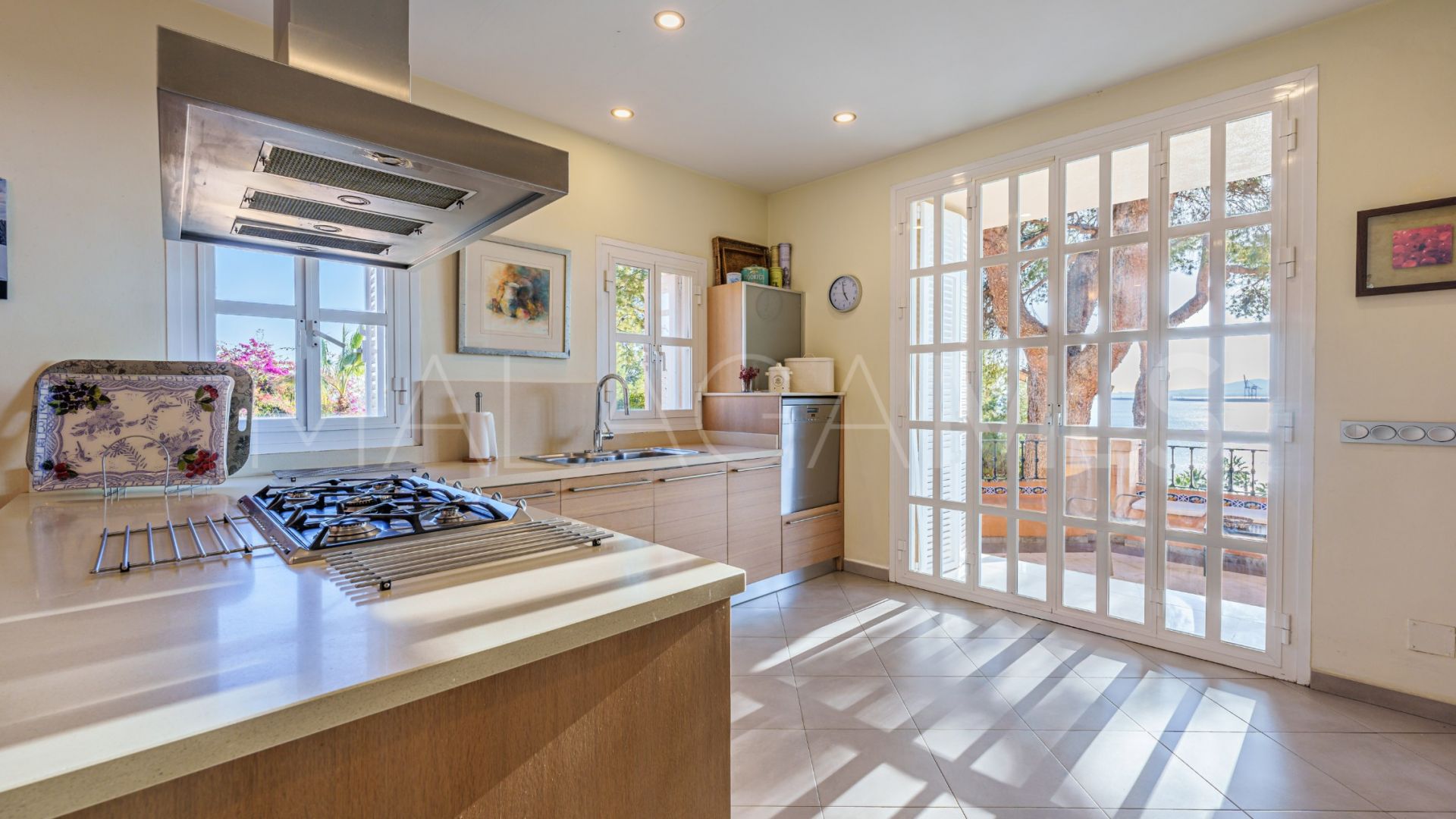 Villa for sale in El Limonar