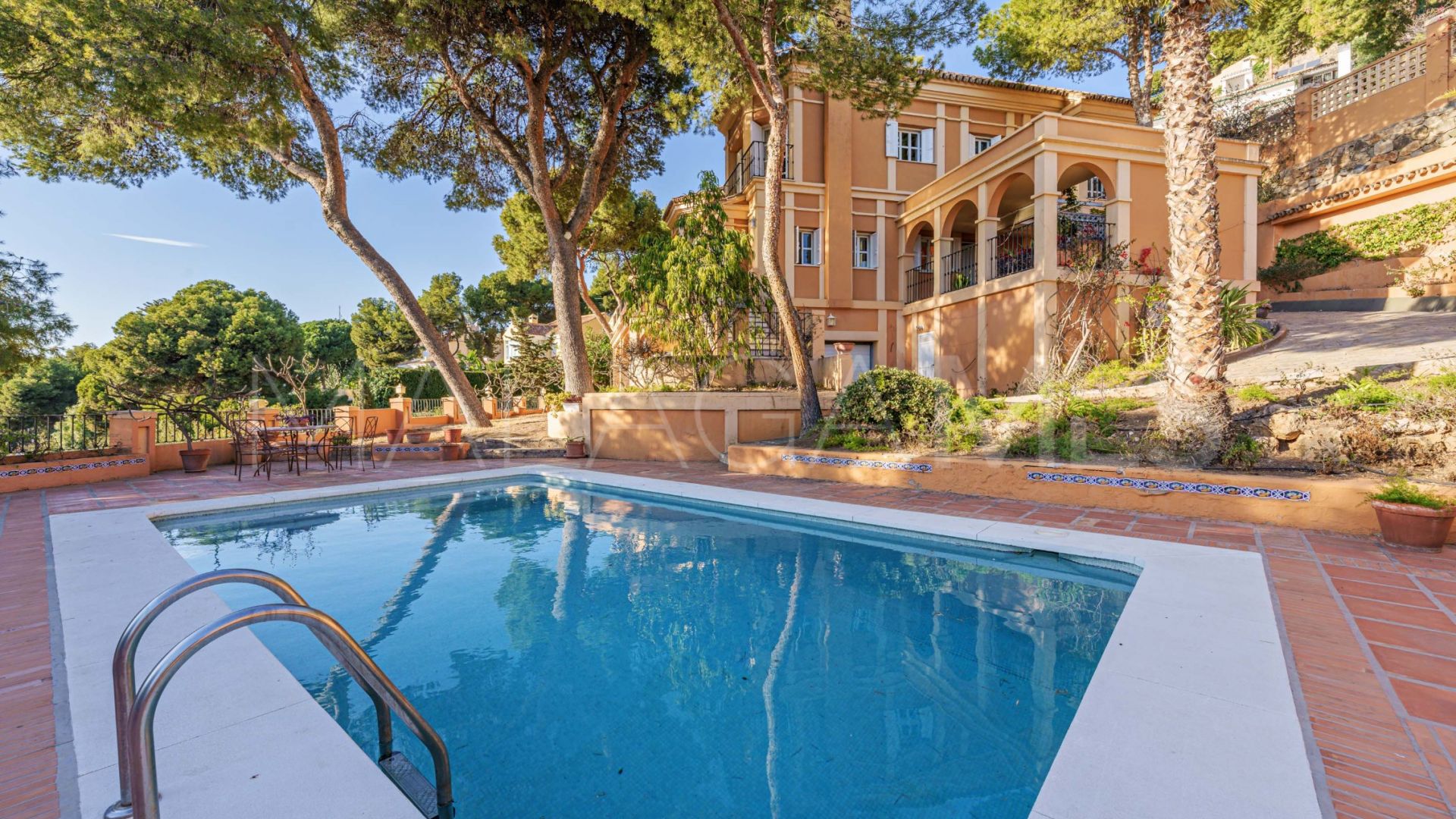 Villa for sale in El Limonar