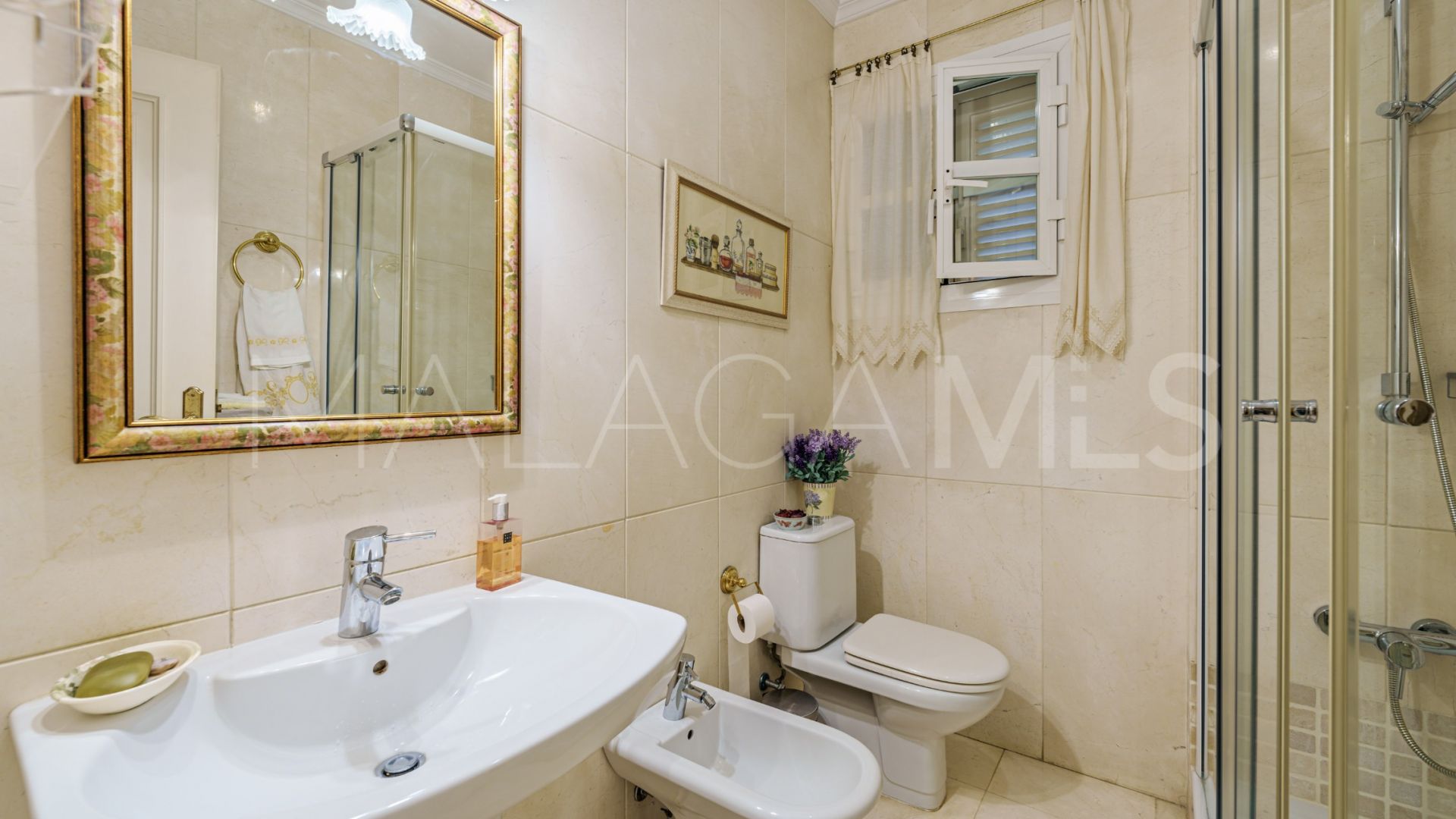 Villa for sale in El Limonar