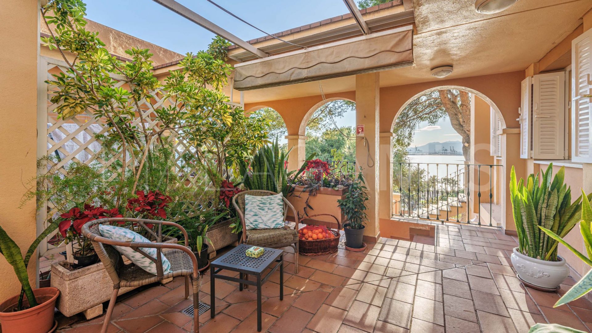 Villa for sale in El Limonar