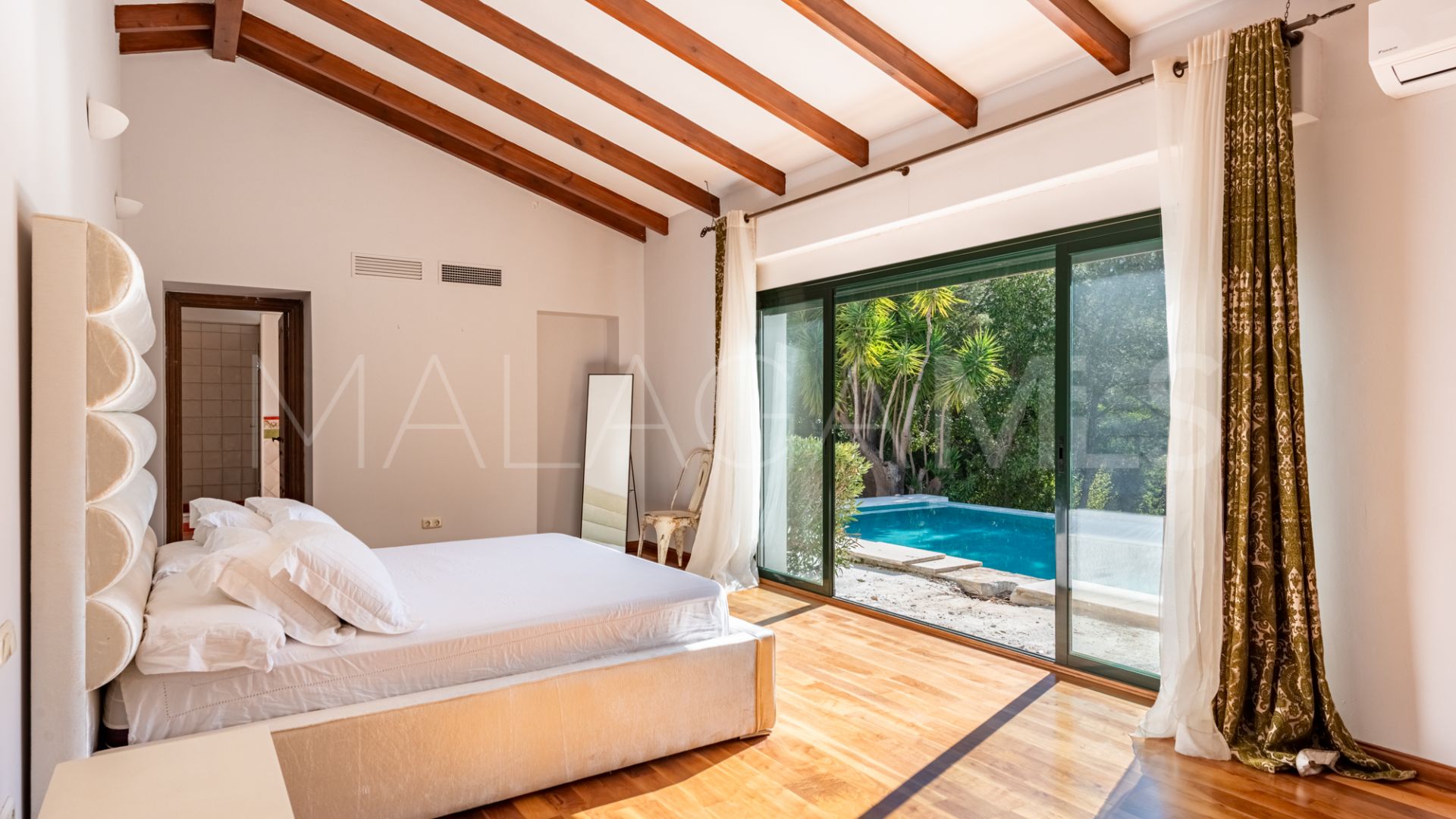 Villa for sale in El Madroñal