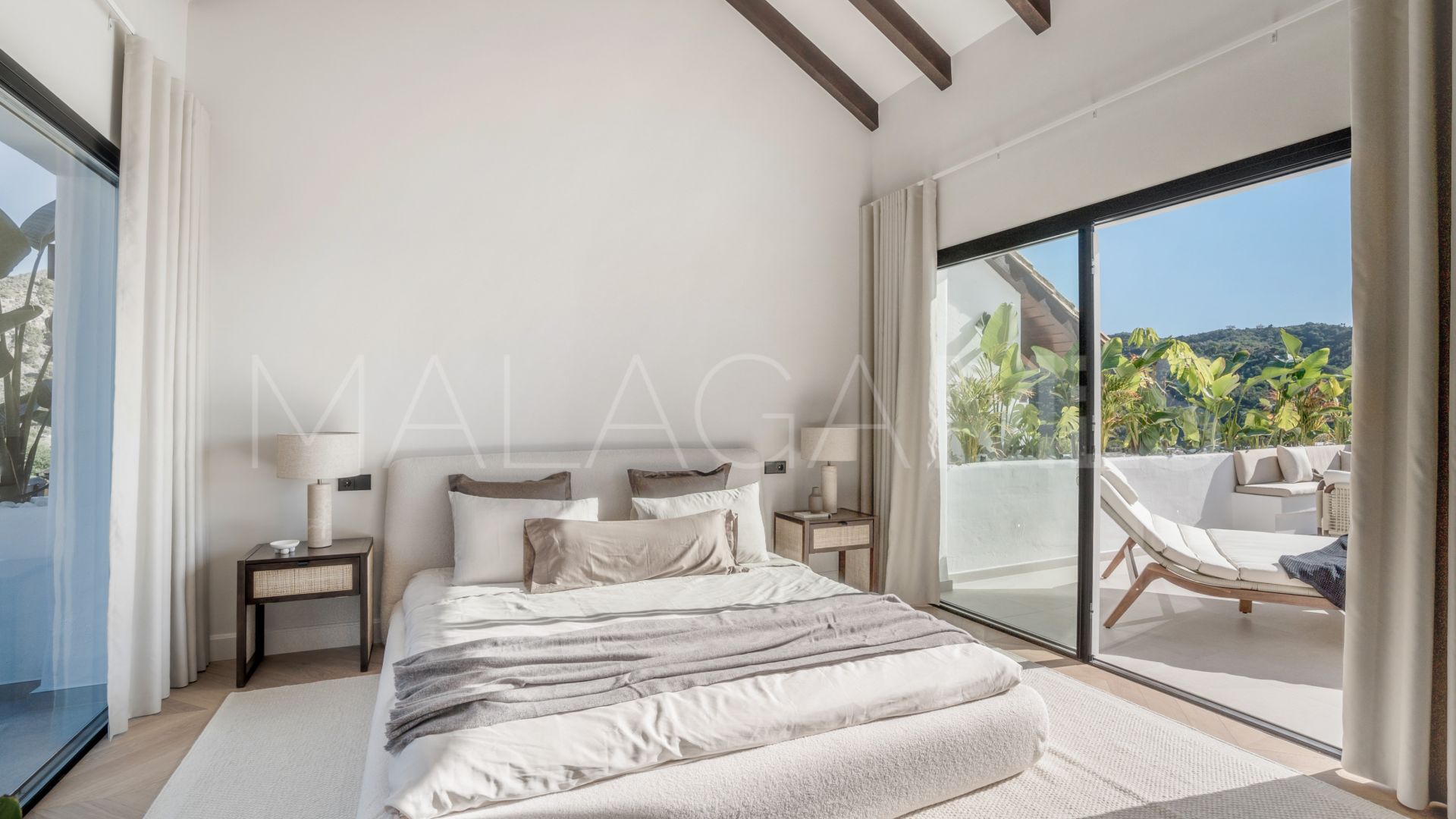 Buy 4 bedrooms duplex penthouse in Lomas de La Quinta