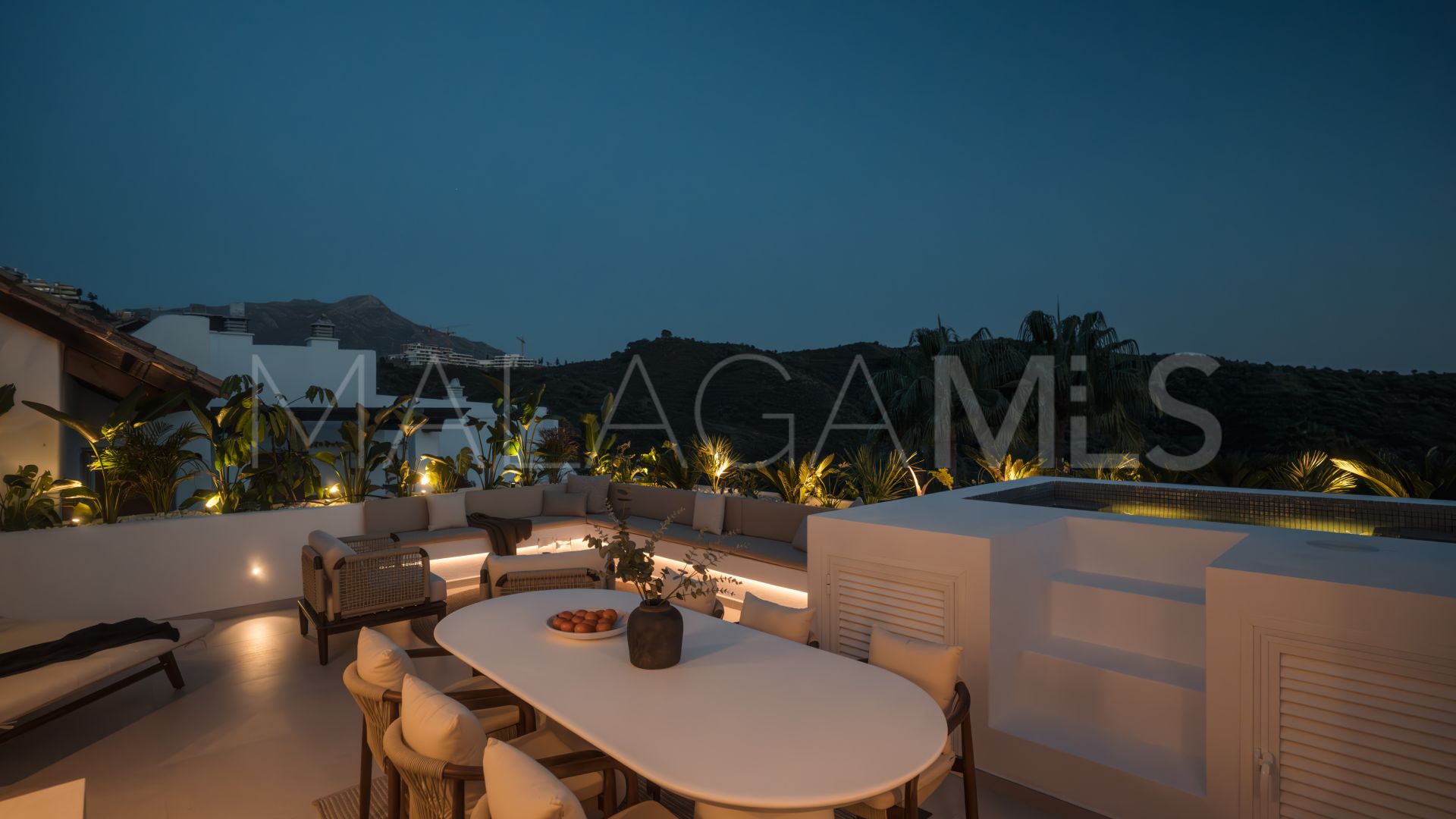 Buy 4 bedrooms duplex penthouse in Lomas de La Quinta