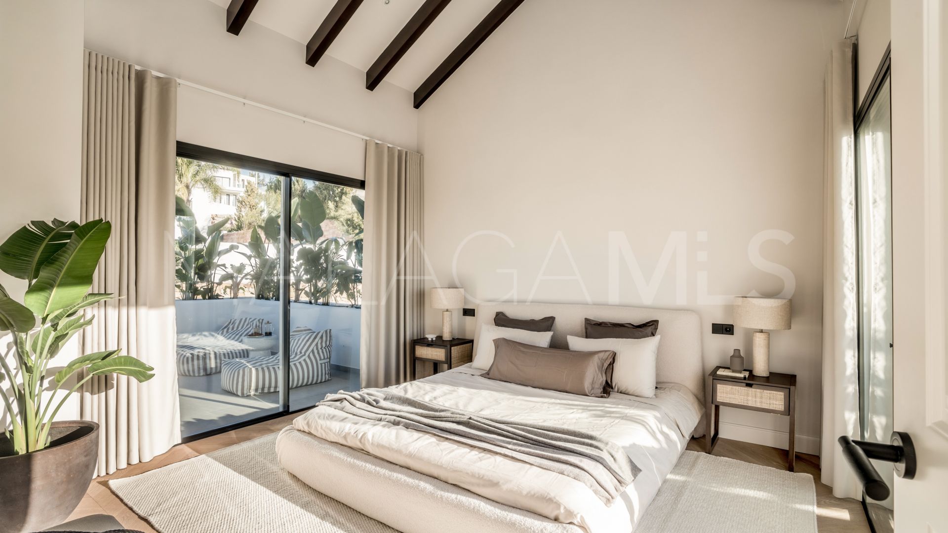 Buy 4 bedrooms duplex penthouse in Lomas de La Quinta