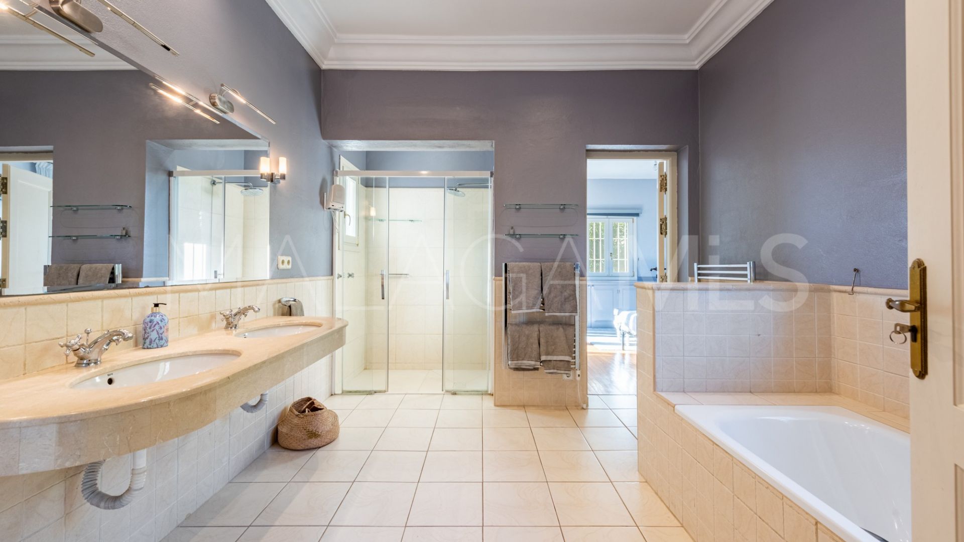 Villa for sale in El Madroñal