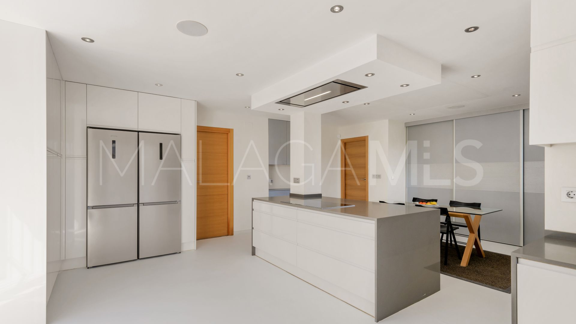 Villa for sale in Guadalmina Alta