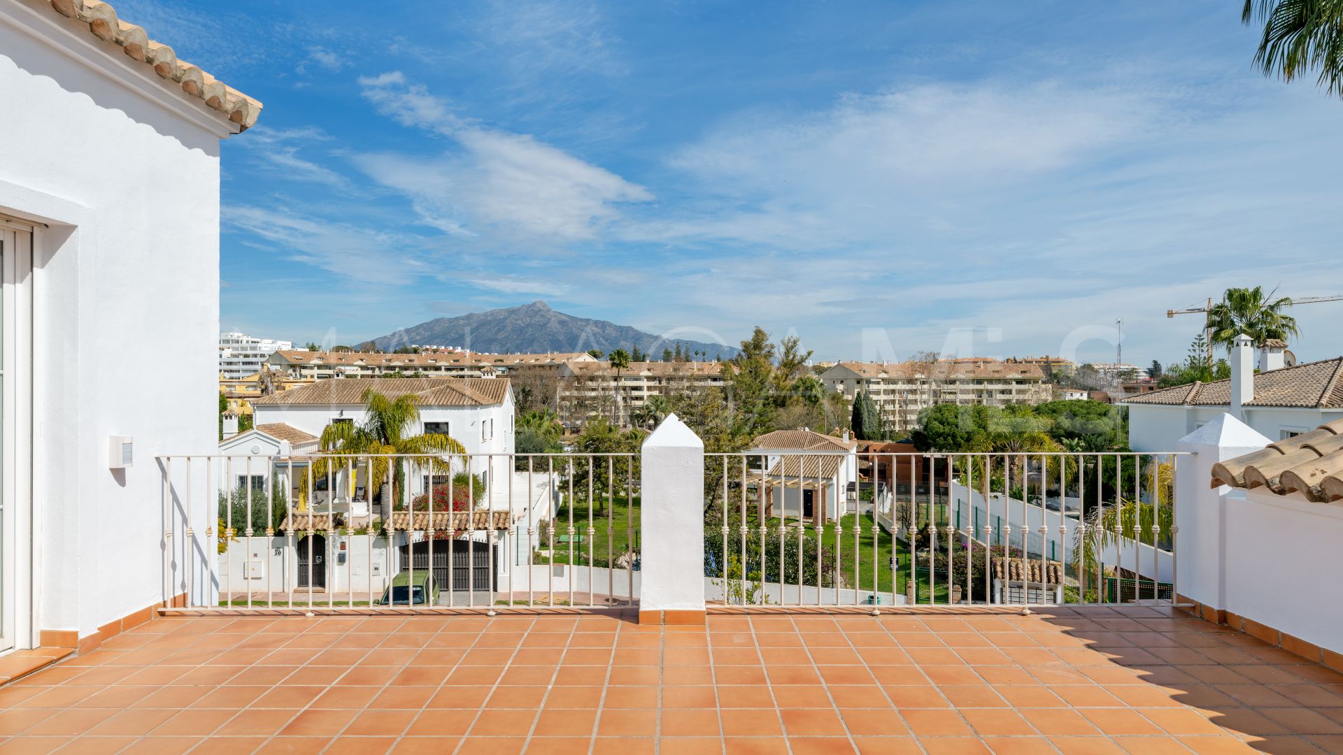 Villa for sale in Guadalmina Alta