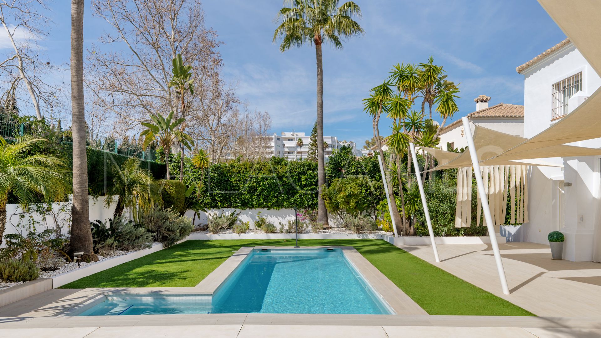 Villa for sale in Guadalmina Alta