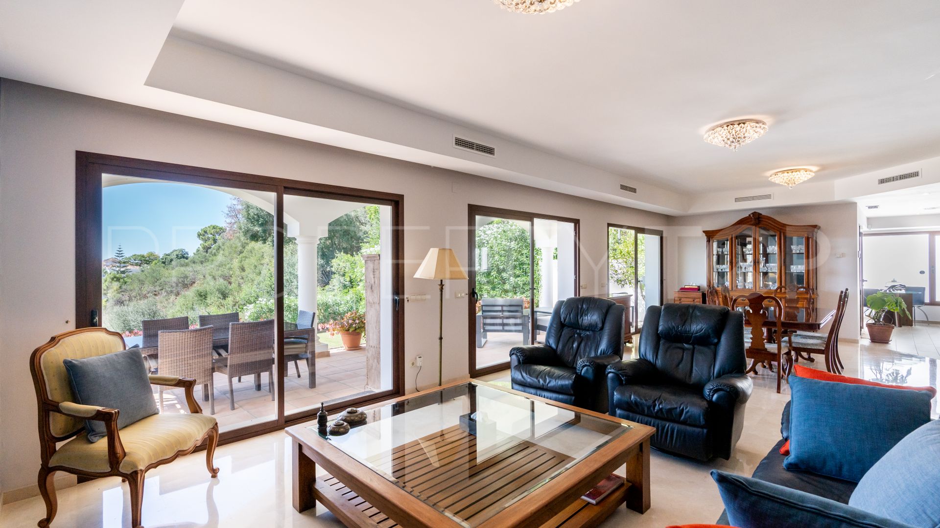 Villa for sale in Monte Mayor with 4 bedrooms