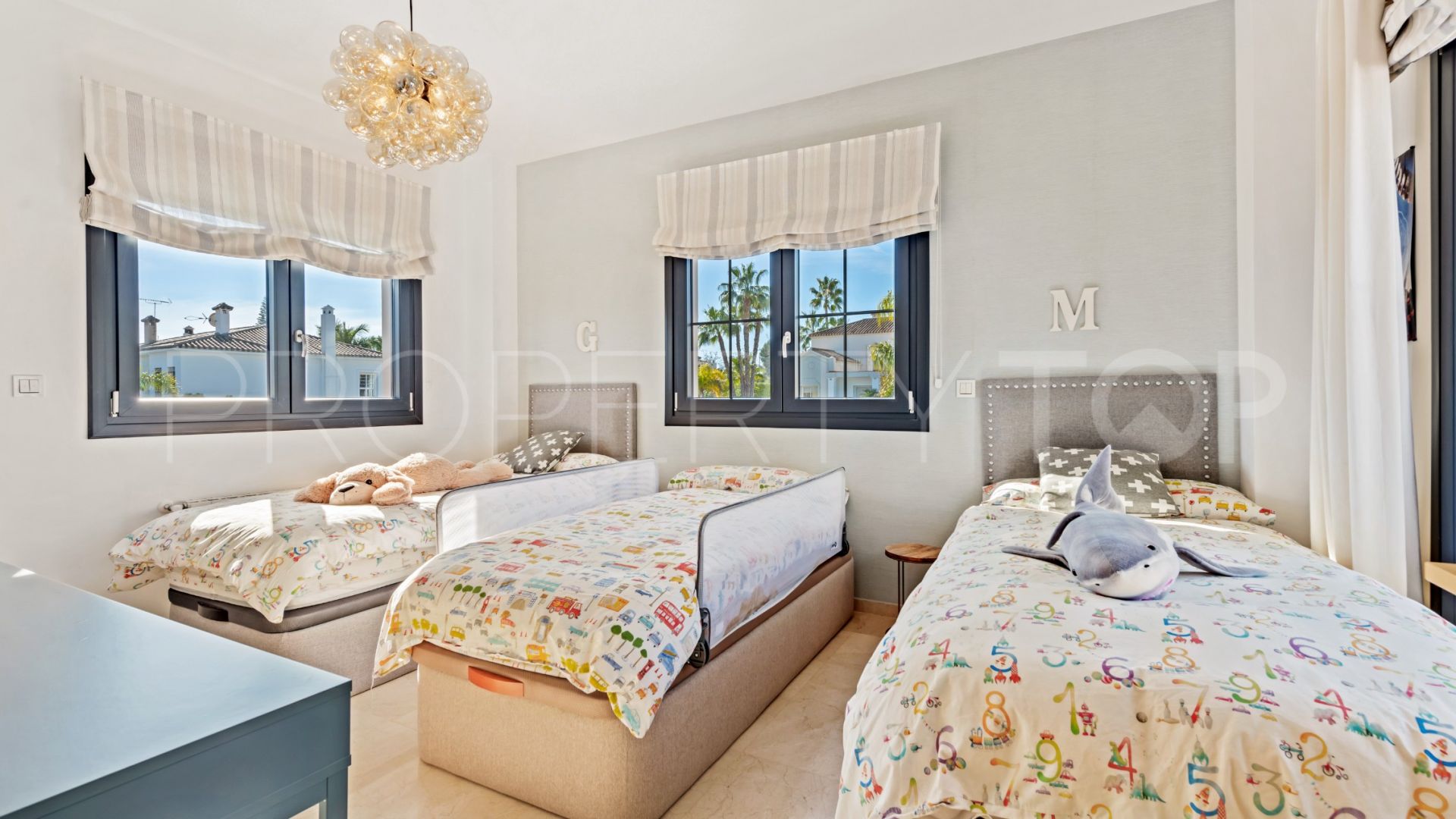 Villa de 5 dormitorios a la venta en Guadalmina Alta