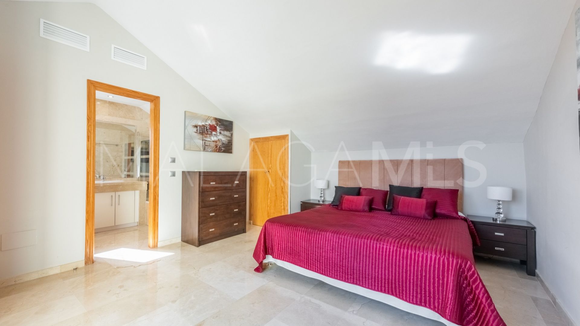 3 bedrooms Los Pinos de Aloha penthouse for sale