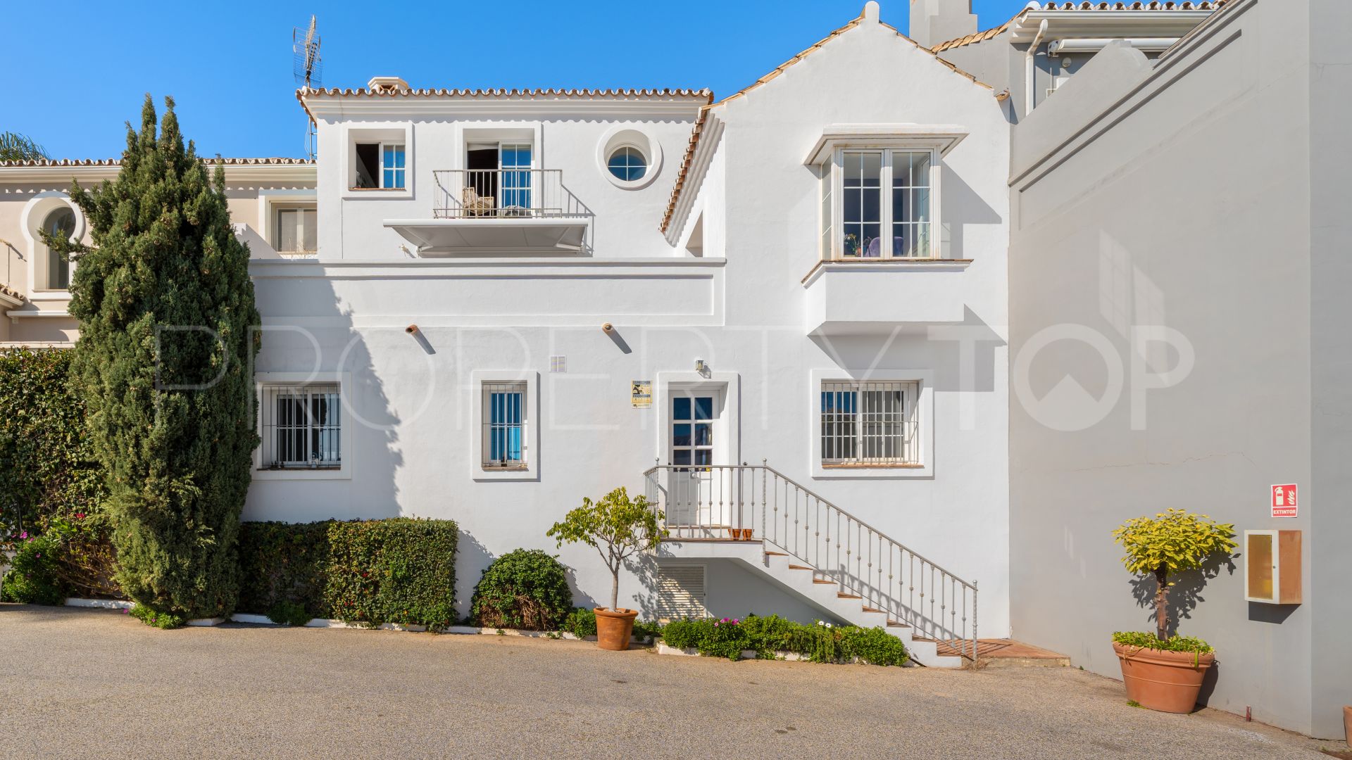 For sale Marbella Hill Club town house