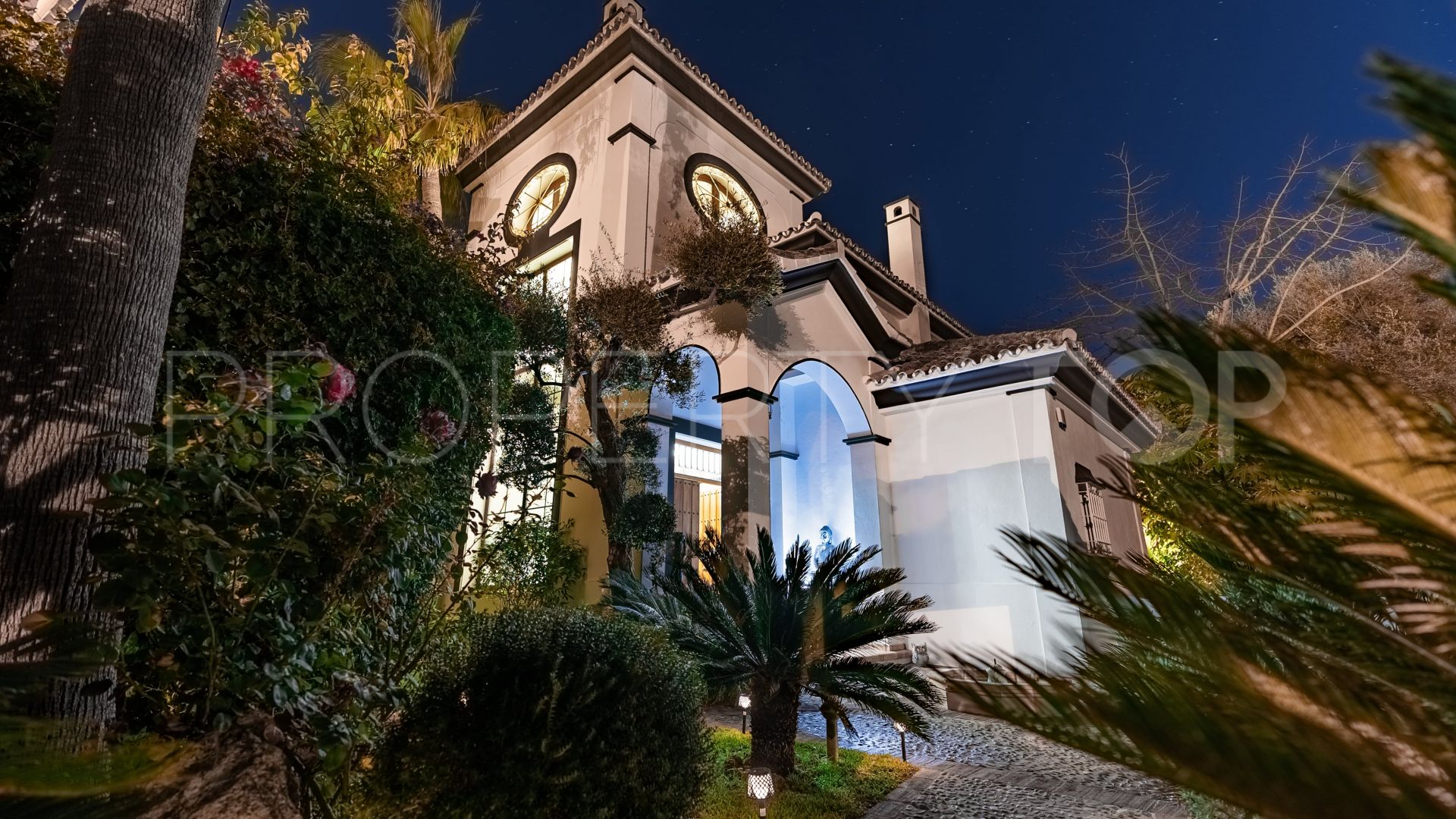 Buy villa with 5 bedrooms in Huerta Belón