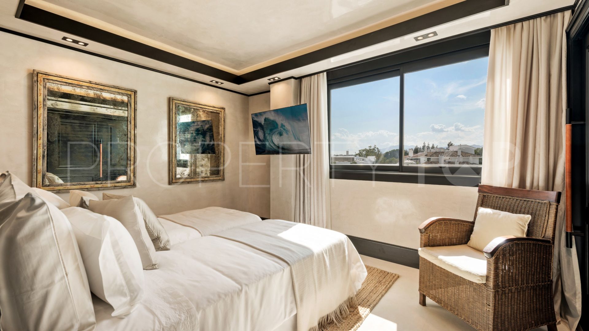 For sale 3 bedrooms duplex penthouse in Playa Esmeralda