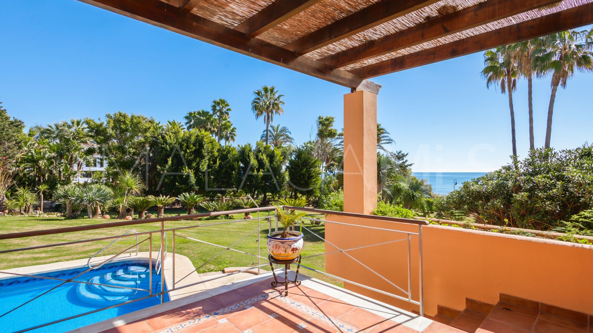 Beach Side New Golden Mile, villa for sale de 8 bedrooms